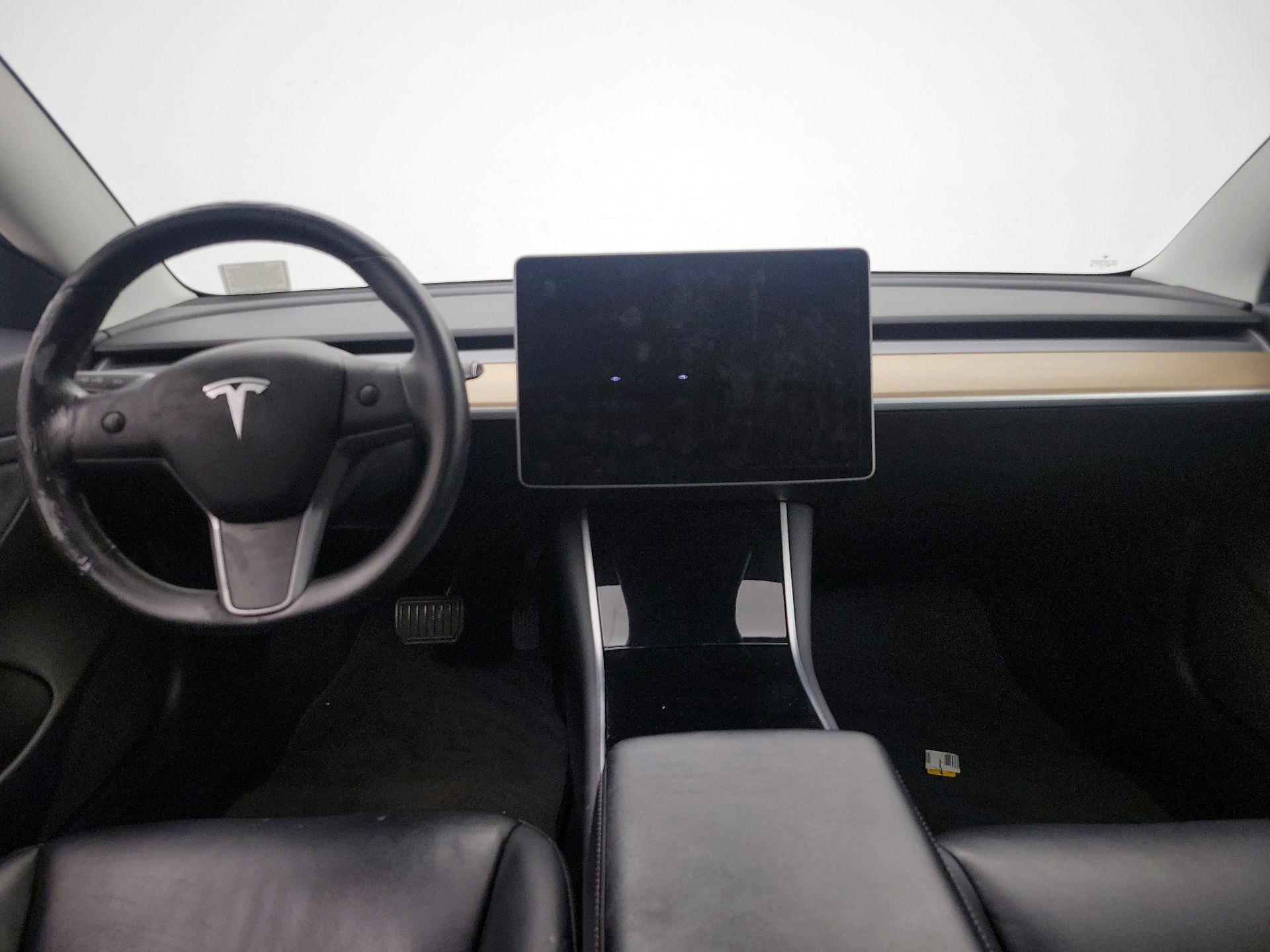 Thumbnail: 2020 Tesla Model 3 - 9