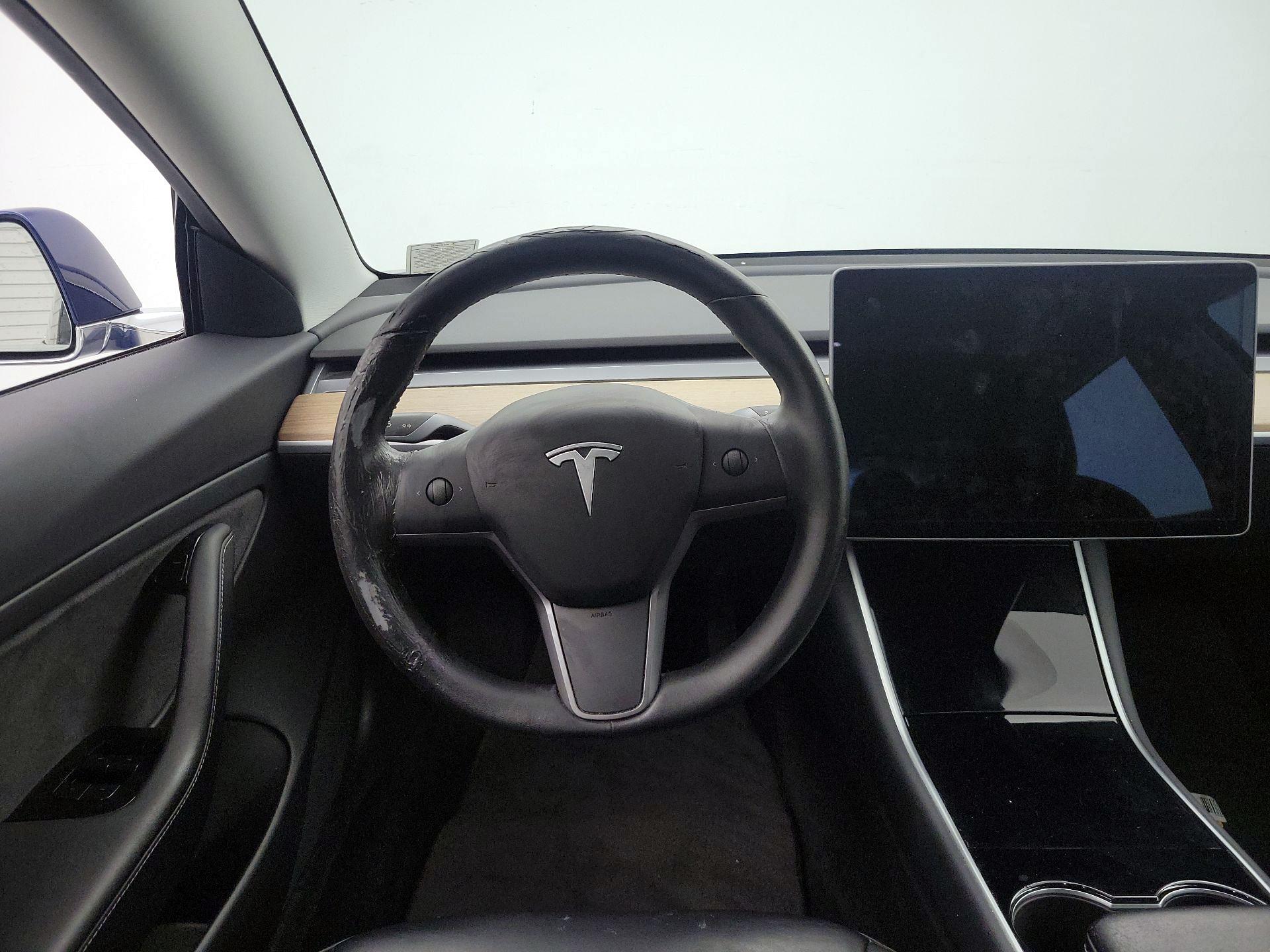 Thumbnail: 2020 Tesla Model 3 - 10