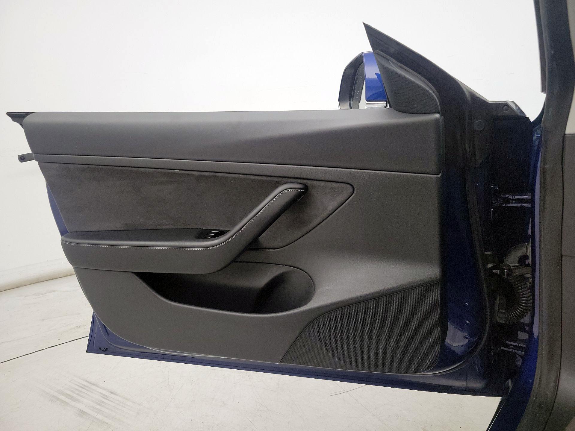 Thumbnail: 2020 Tesla Model 3 - 12