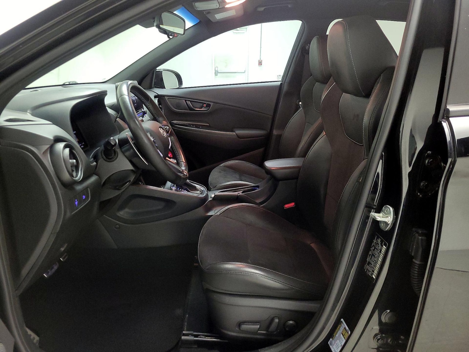 2023 Hyundai Kona N - Photo 12