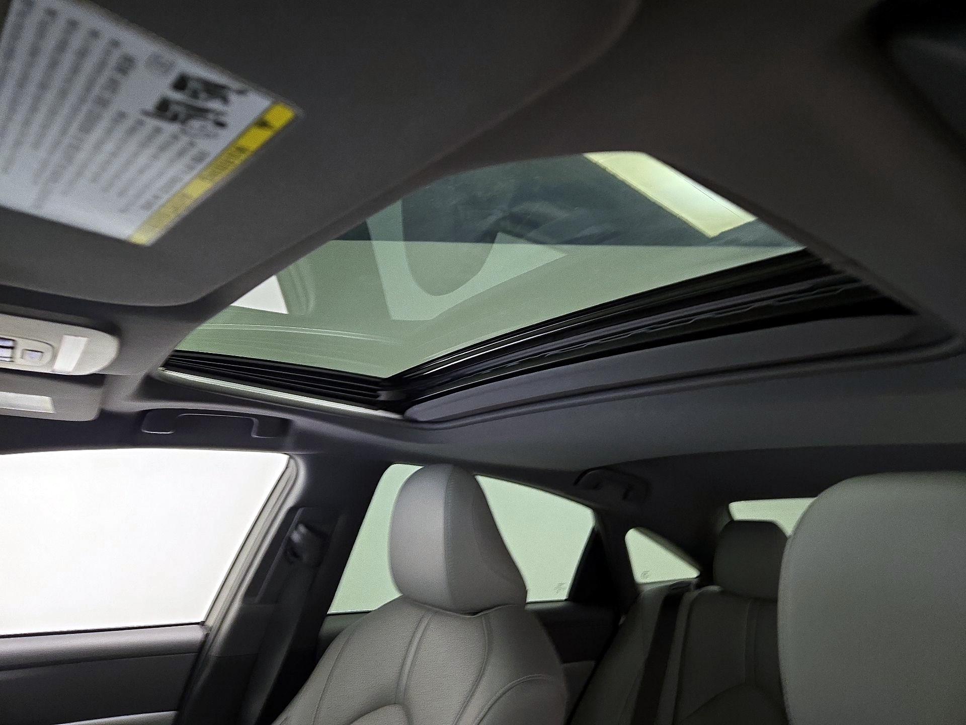 Thumbnail: 2021 Toyota Avalon - 20
