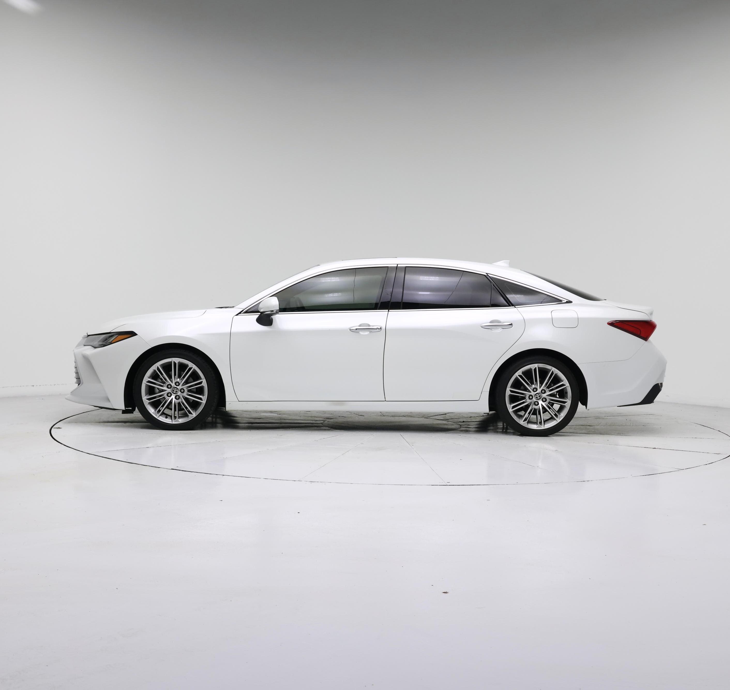 Thumbnail: 2021 Toyota Avalon - 3