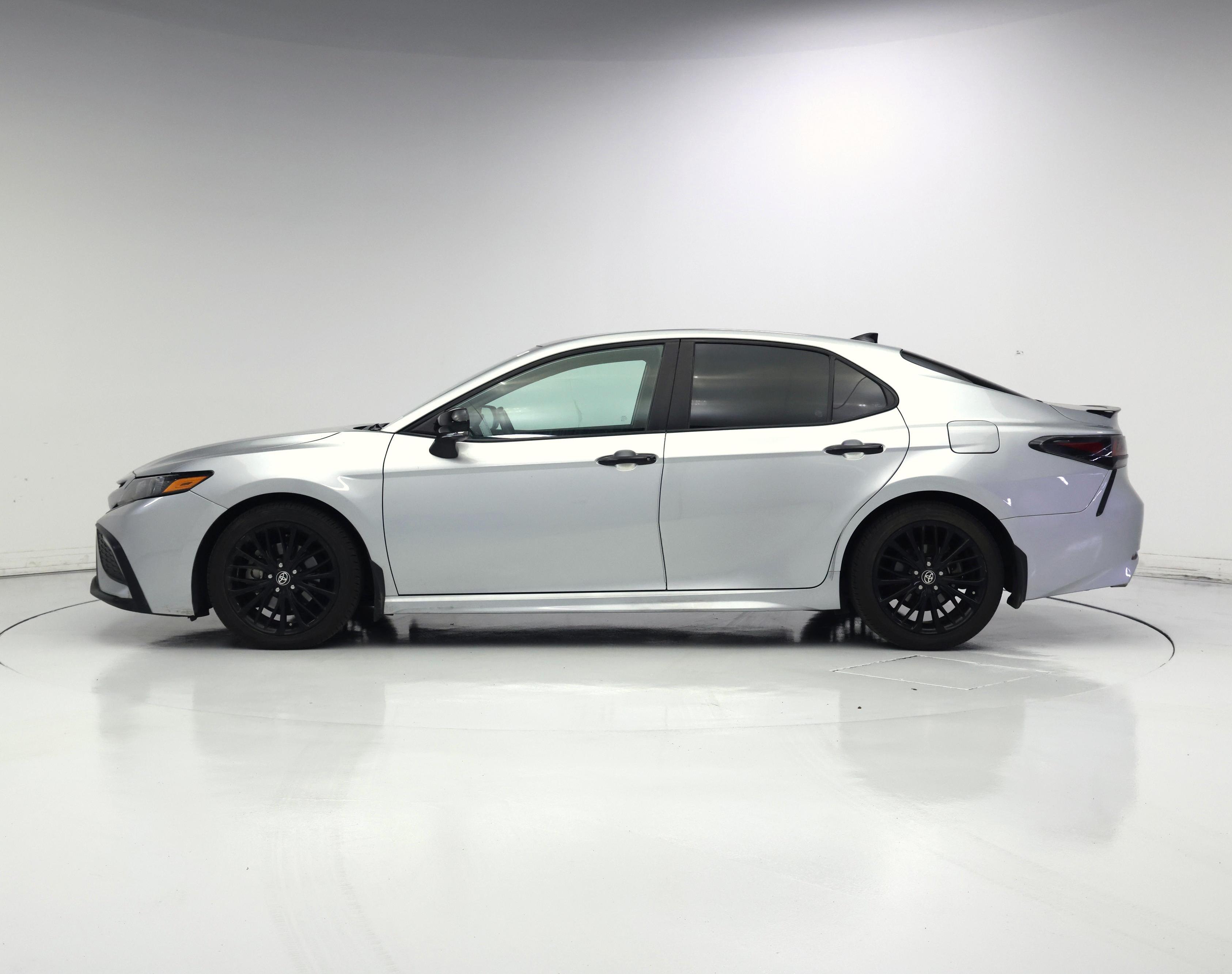 Thumbnail: 2022 Toyota Camry - 3