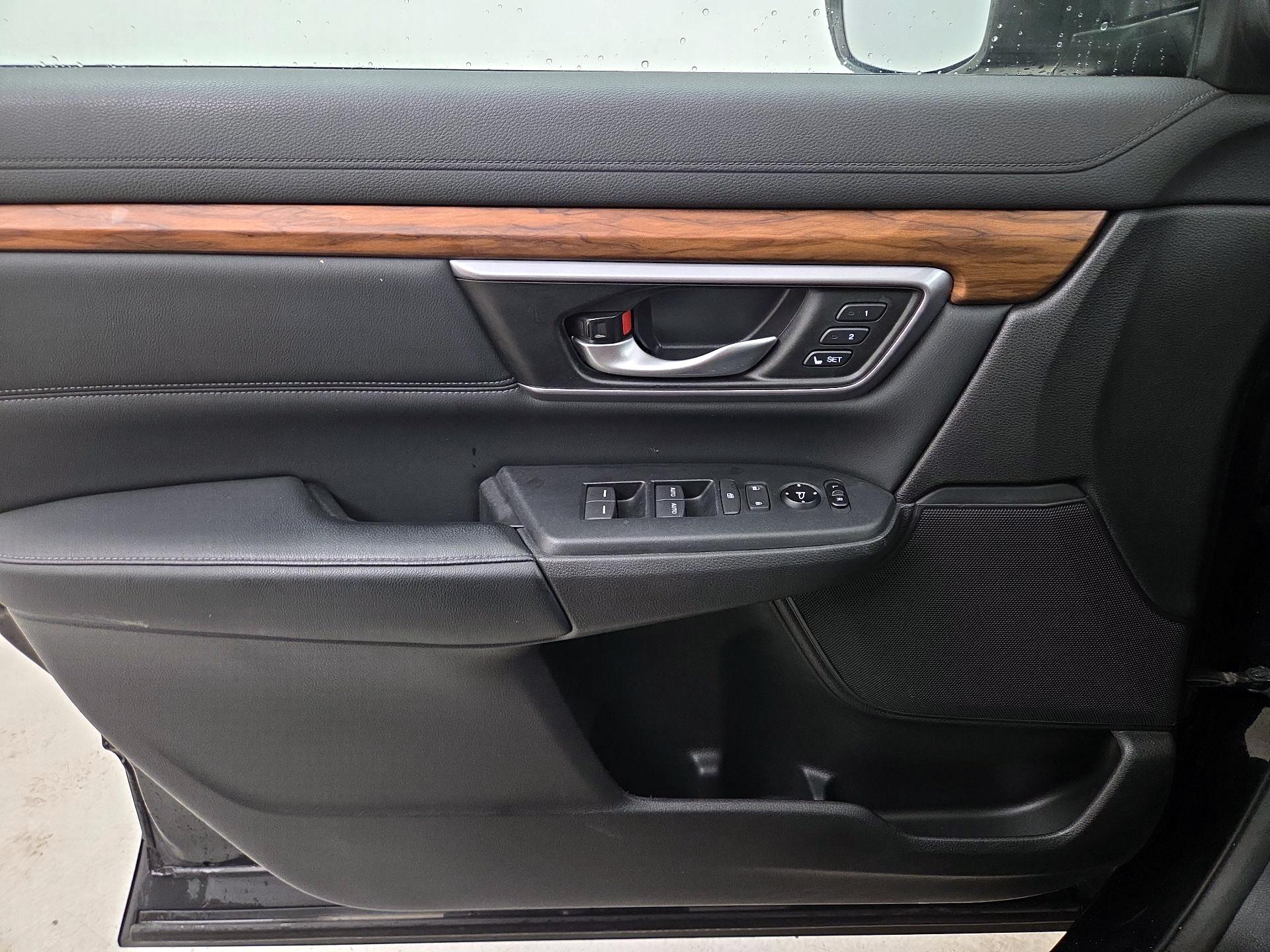 Thumbnail: 2017 Honda CR-V - 10