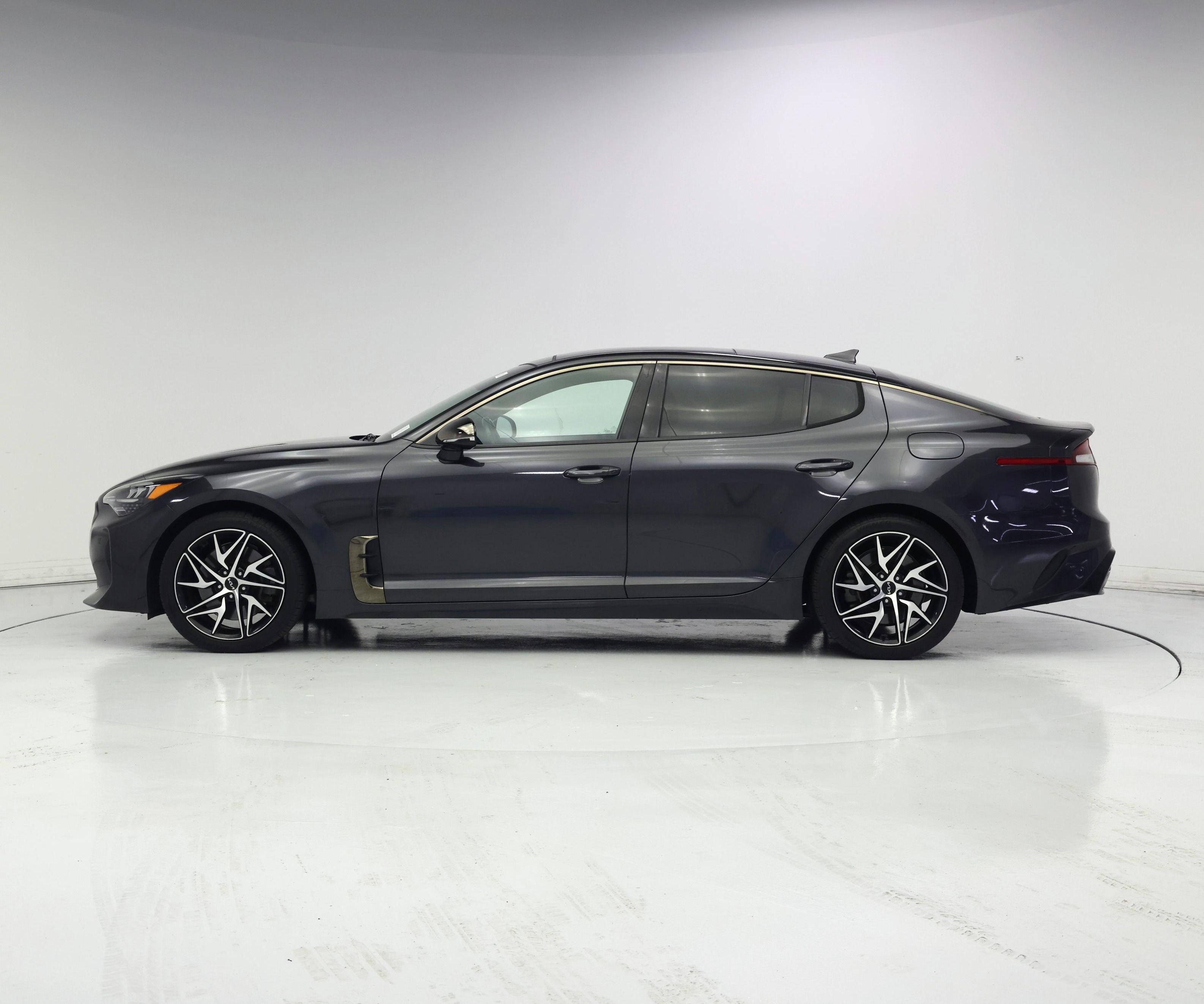 Thumbnail: 2022 Kia Stinger - 3