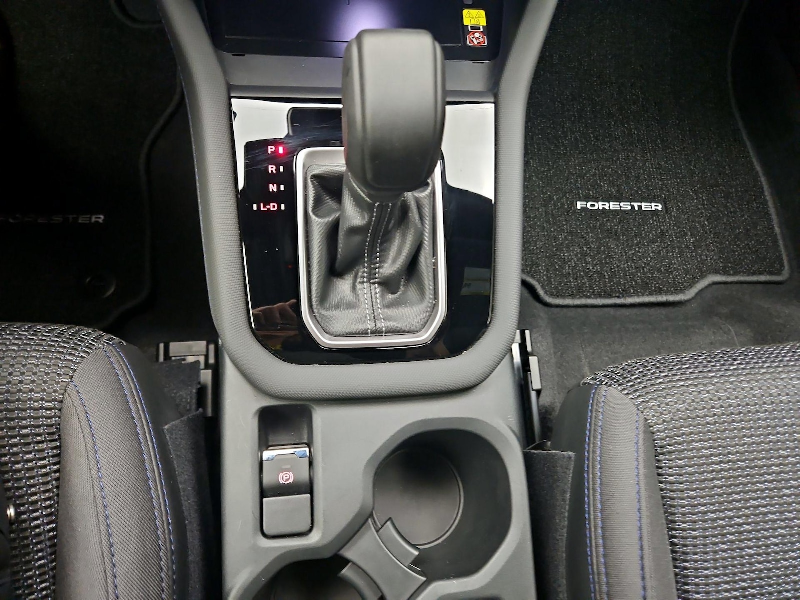 2025 Subaru Forester Premium - Photo 18
