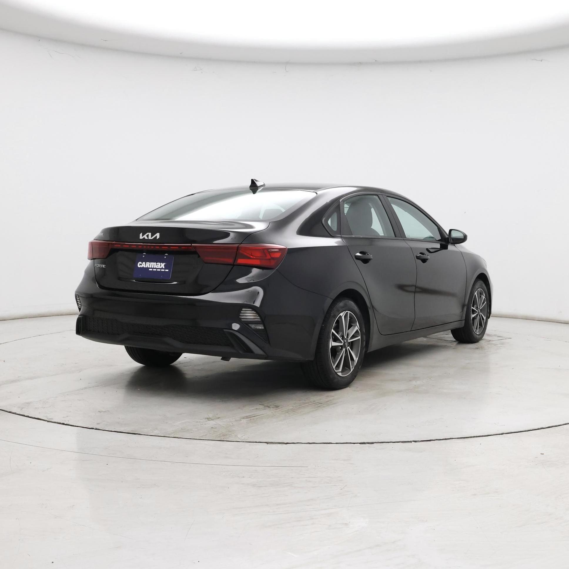 Thumbnail: 2023 Kia Forte - 8