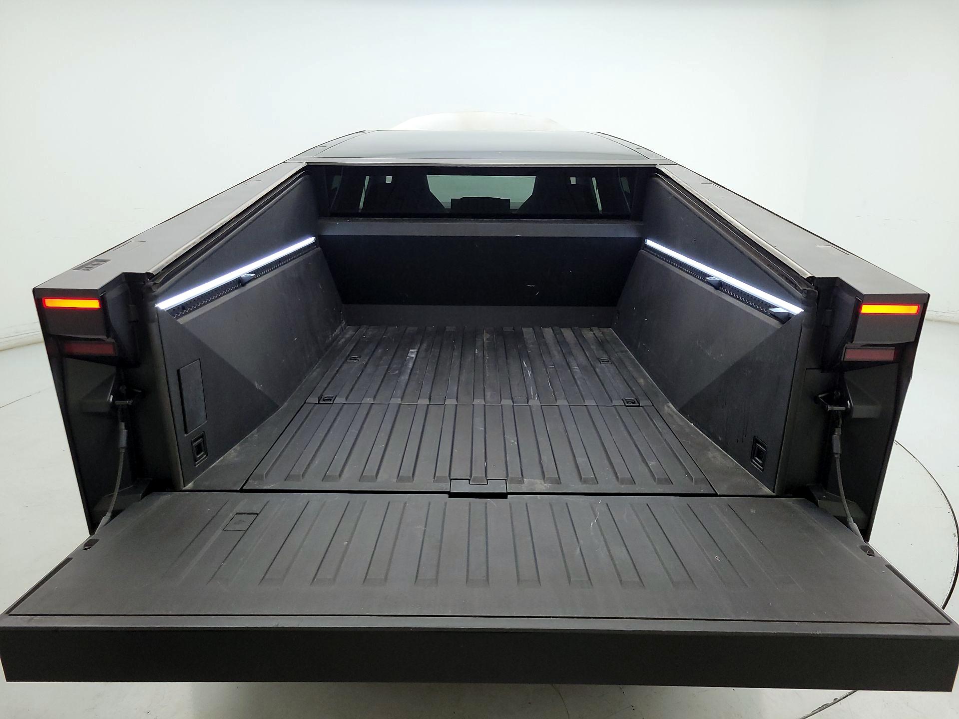 Thumbnail: 2024 Tesla Cybertruck - 19