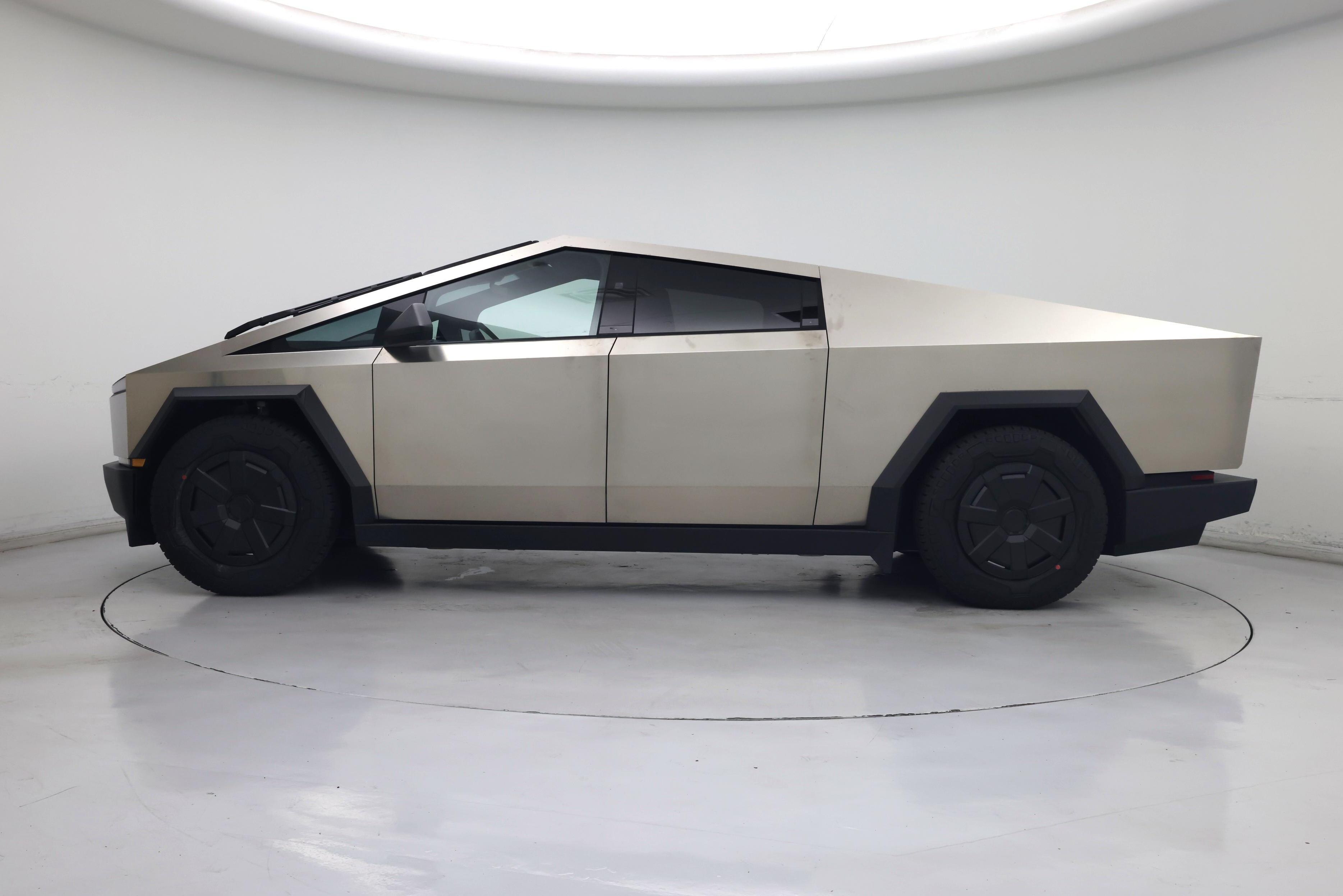 Thumbnail: 2024 Tesla Cybertruck - 3