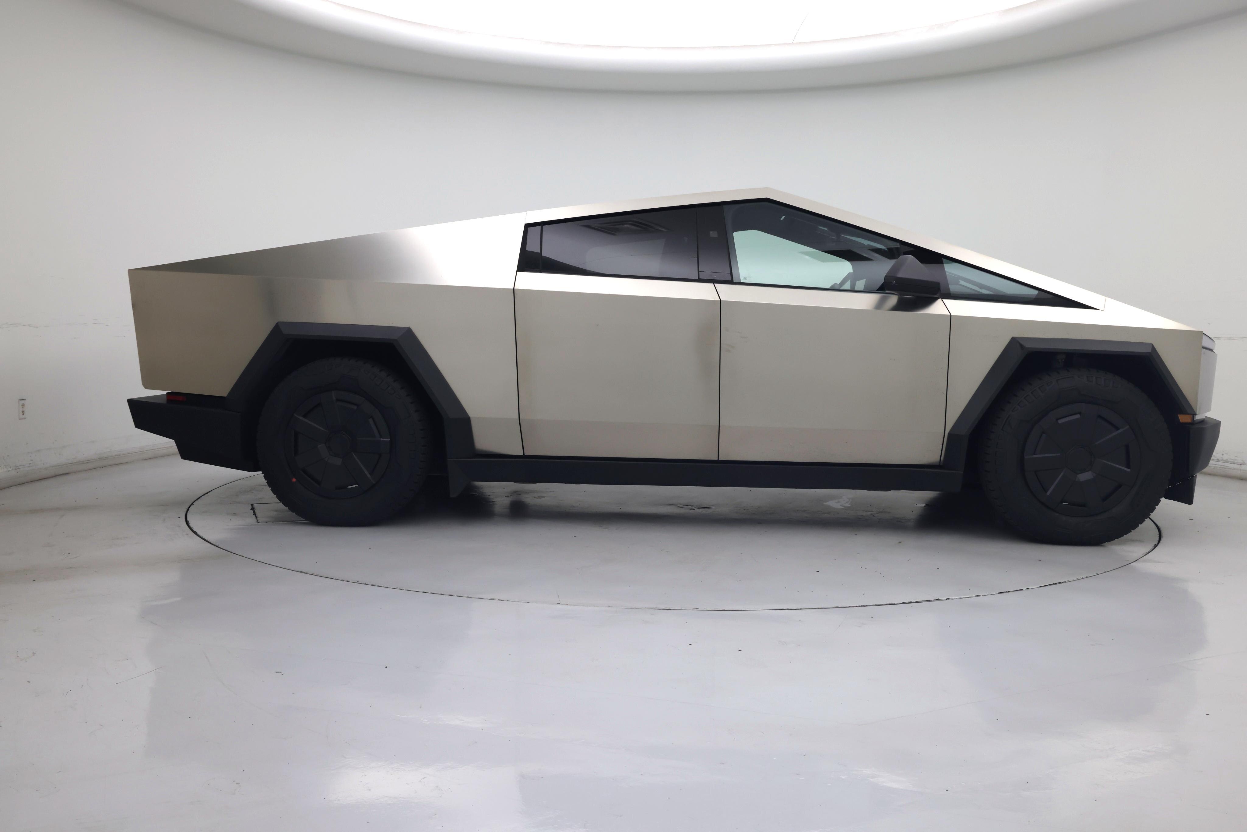 Thumbnail: 2024 Tesla Cybertruck - 7