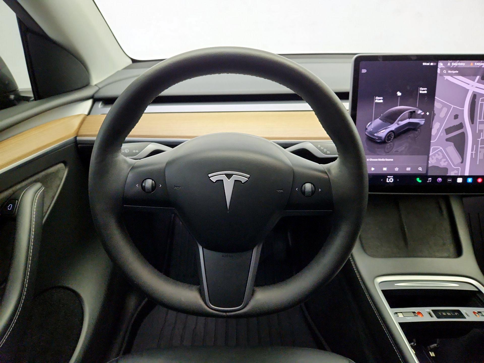 Thumbnail: 2023 Tesla Model Y - 10