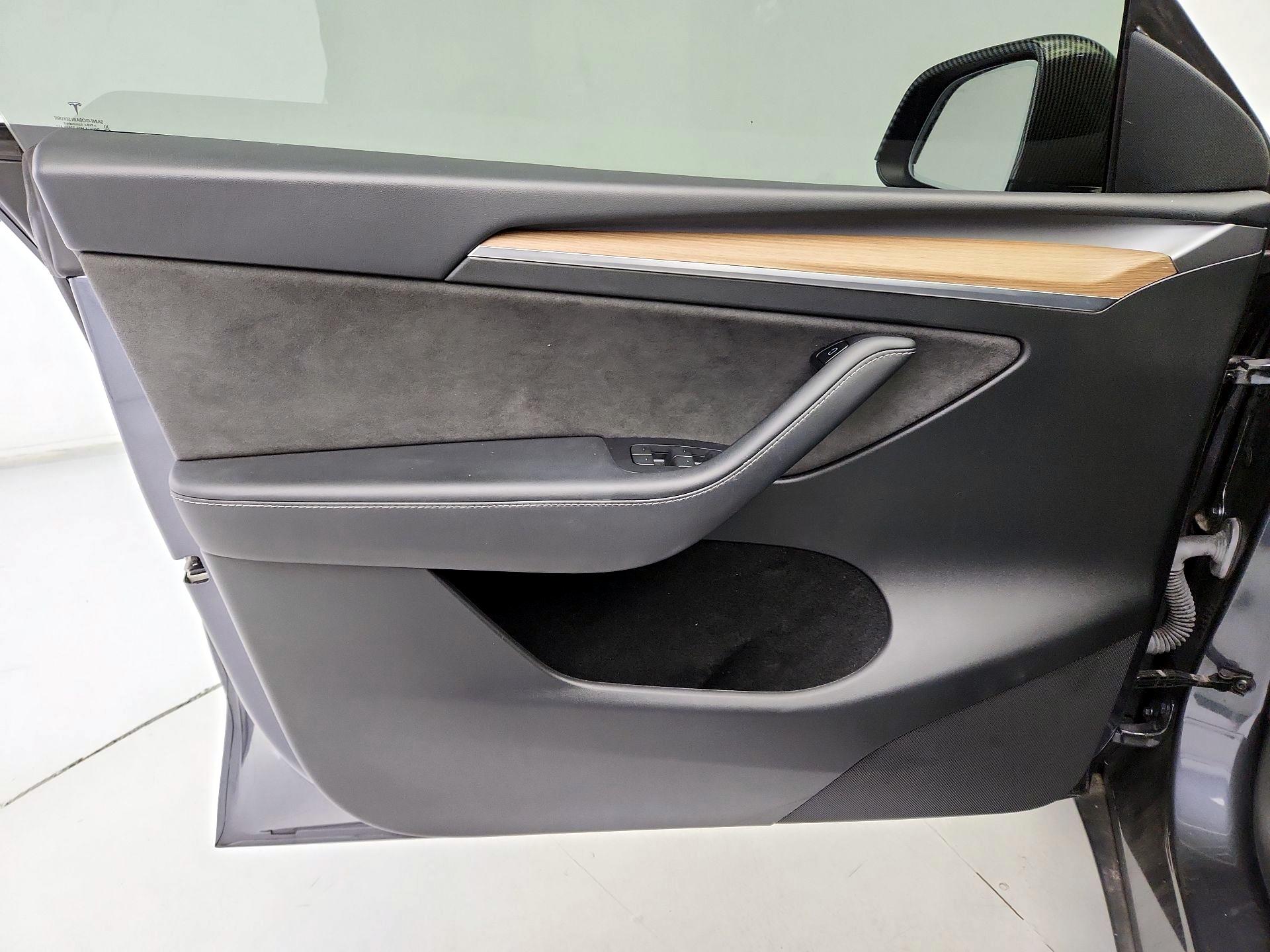Thumbnail: 2023 Tesla Model Y - 12