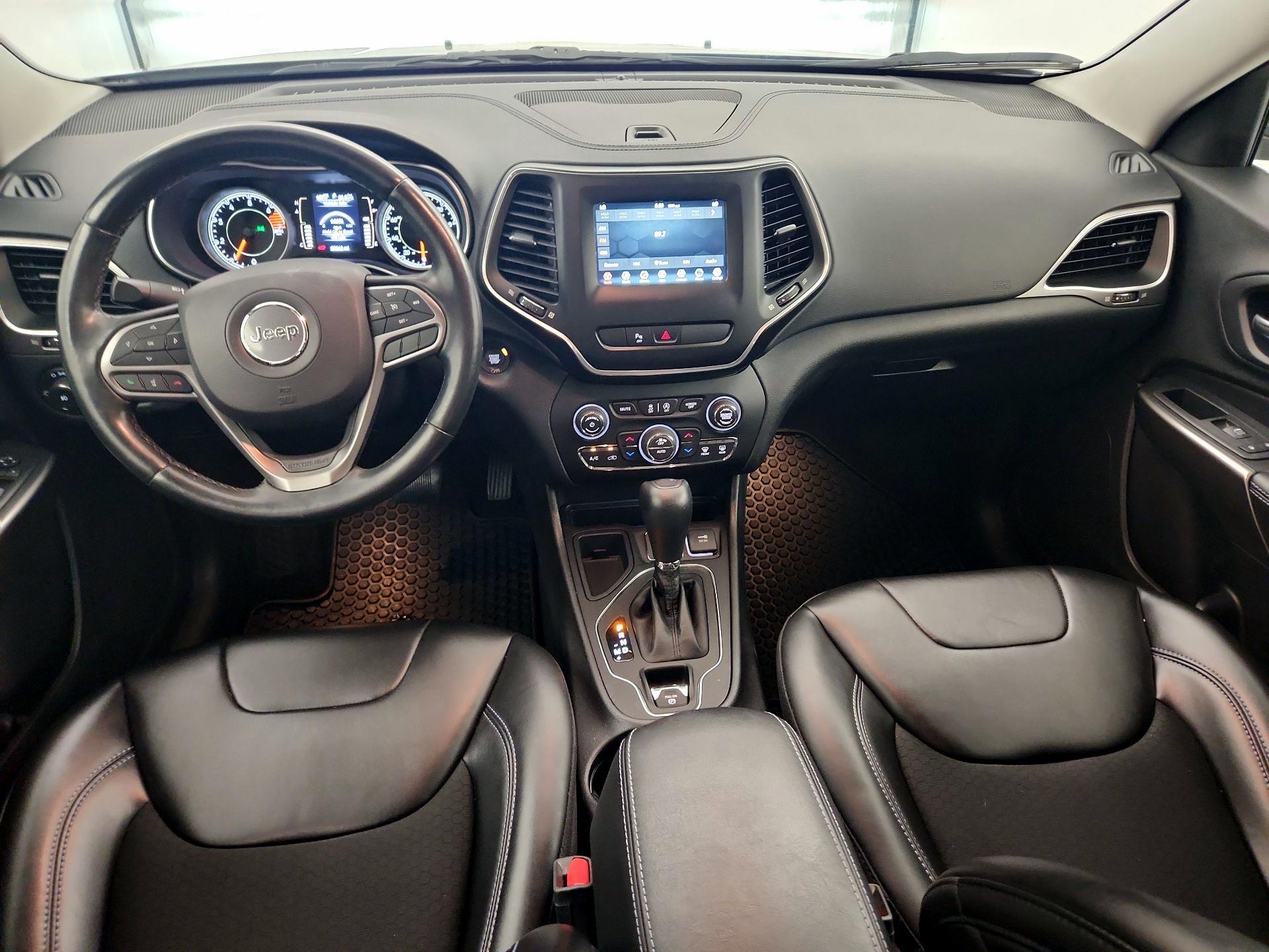 Thumbnail: 2020 Jeep Cherokee - 9