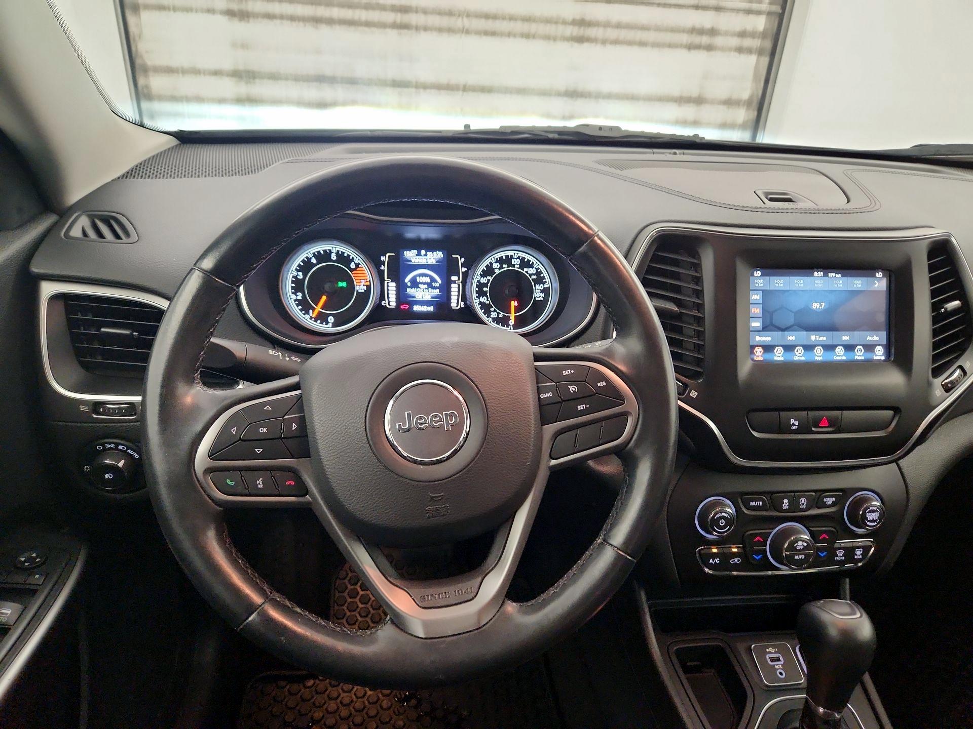 Thumbnail: 2020 Jeep Cherokee - 10