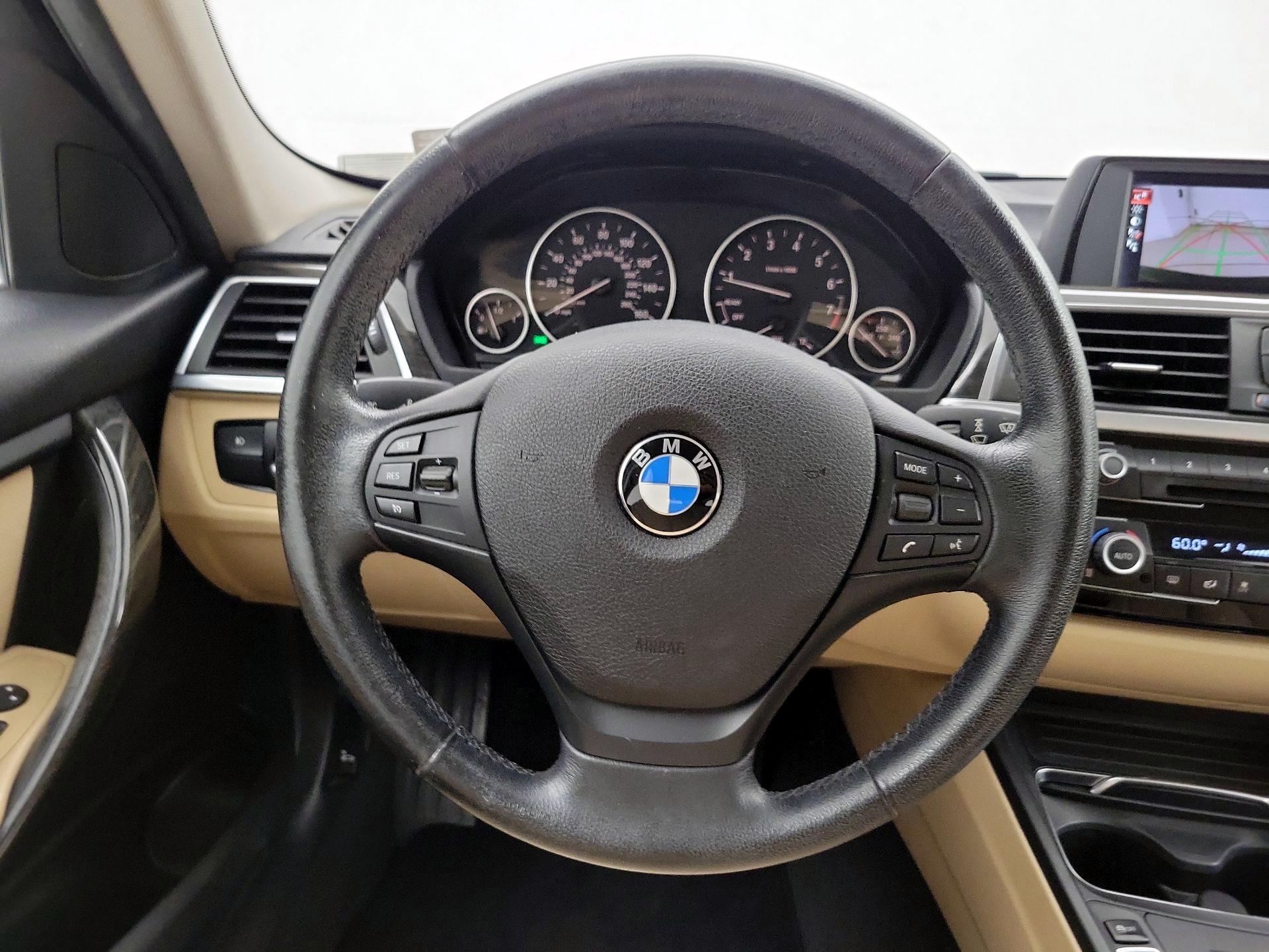Thumbnail: 2017 BMW 3 Series - 10