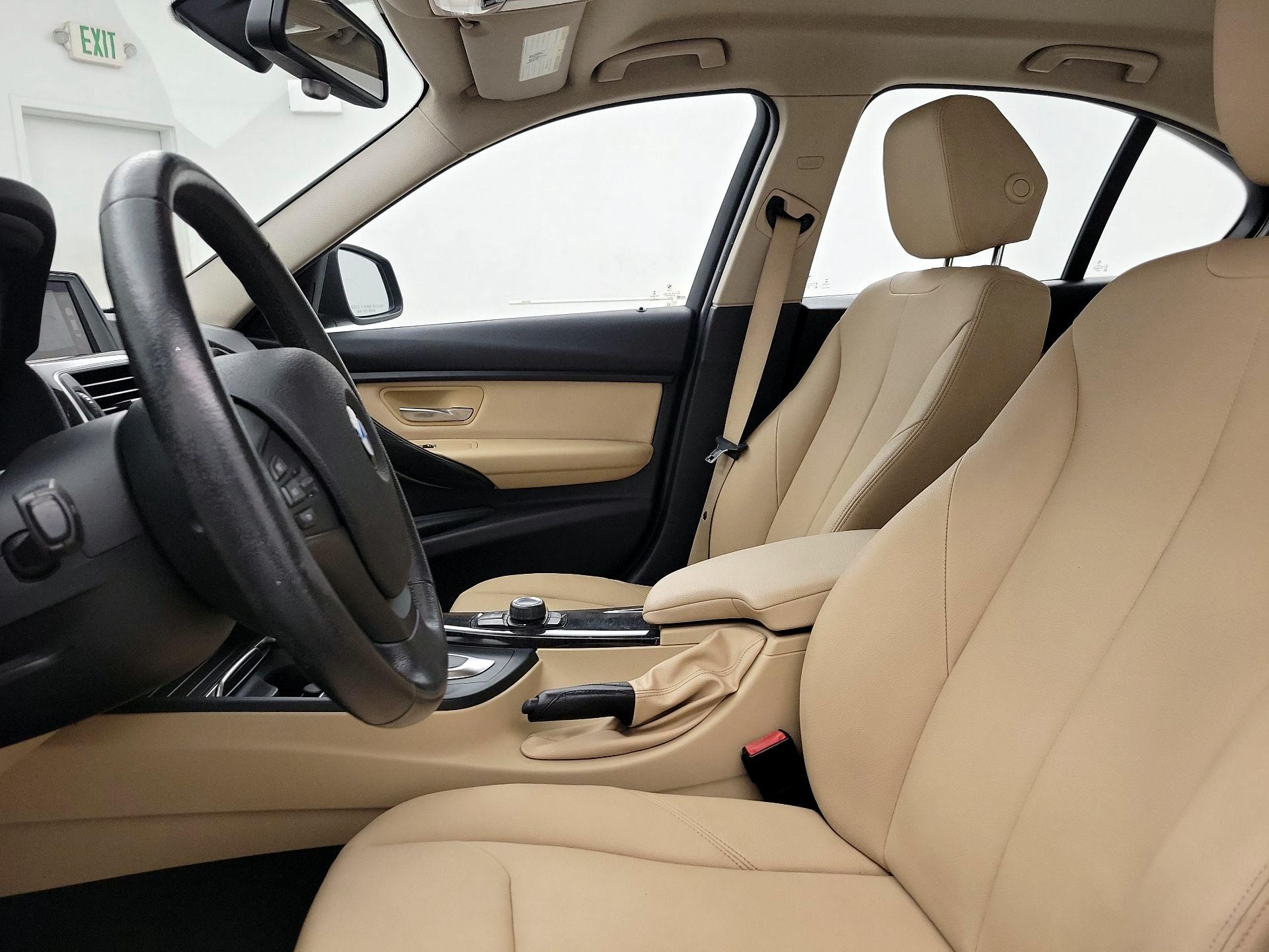 Thumbnail: 2017 BMW 3 Series - 11