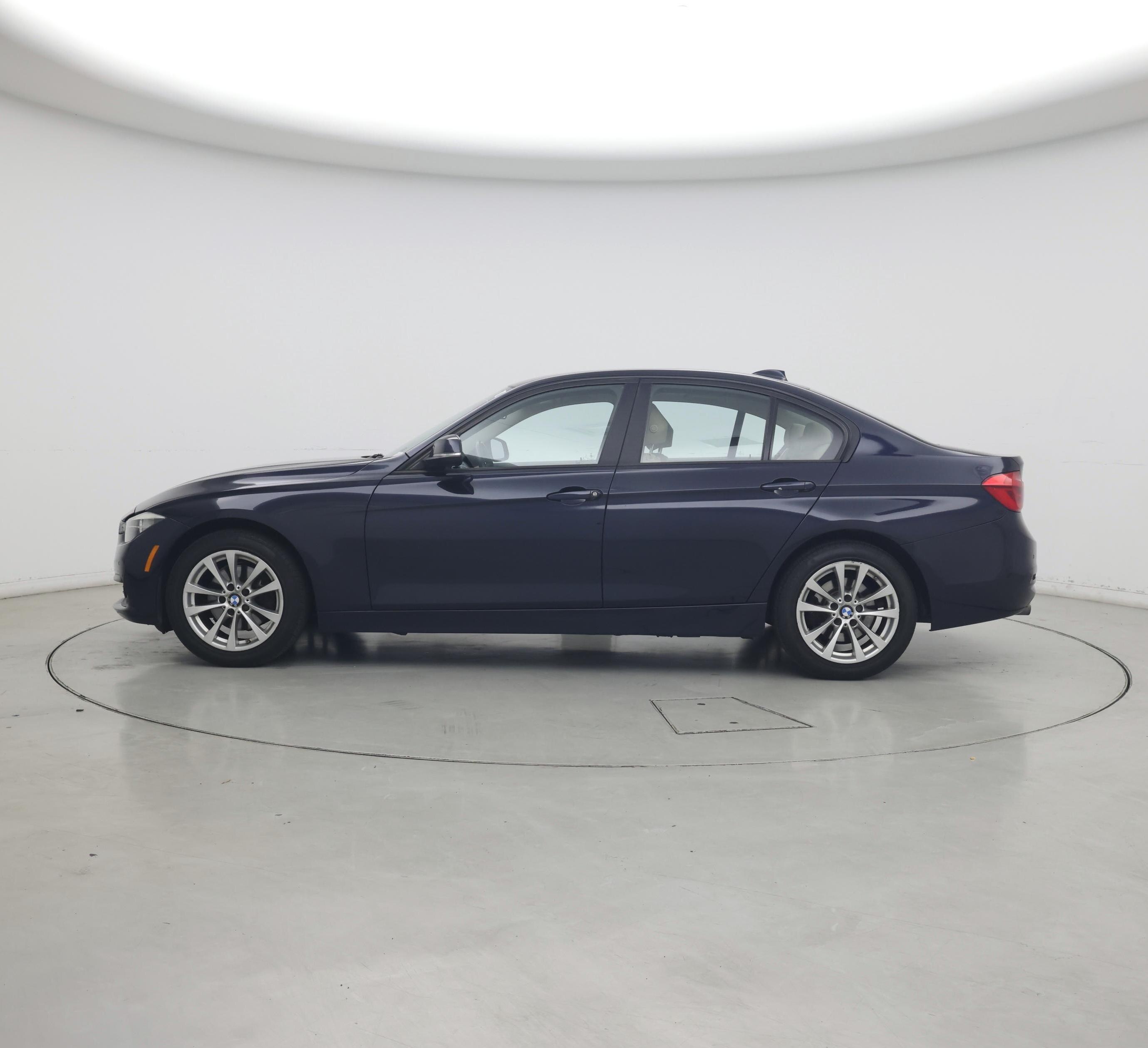 Thumbnail: 2017 BMW 3 Series - 3