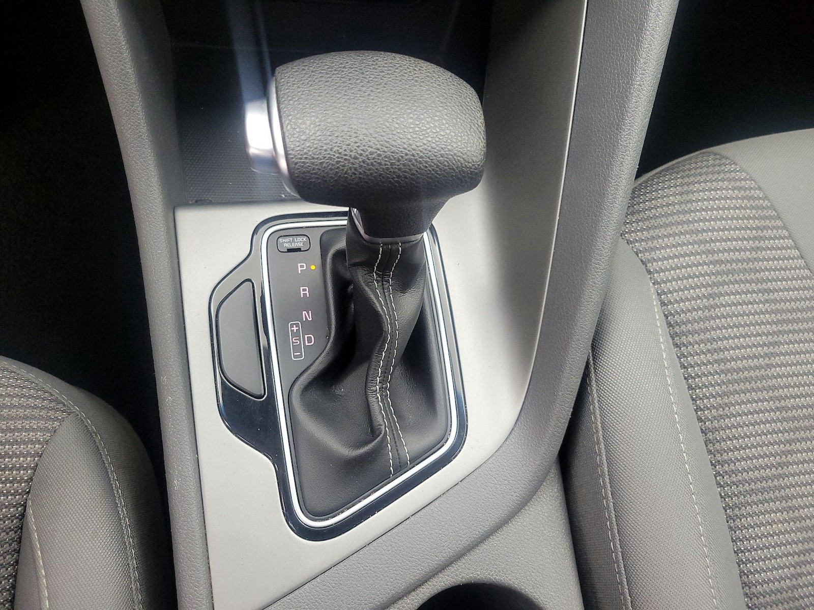 2019 Kia Niro LX - Photo 18