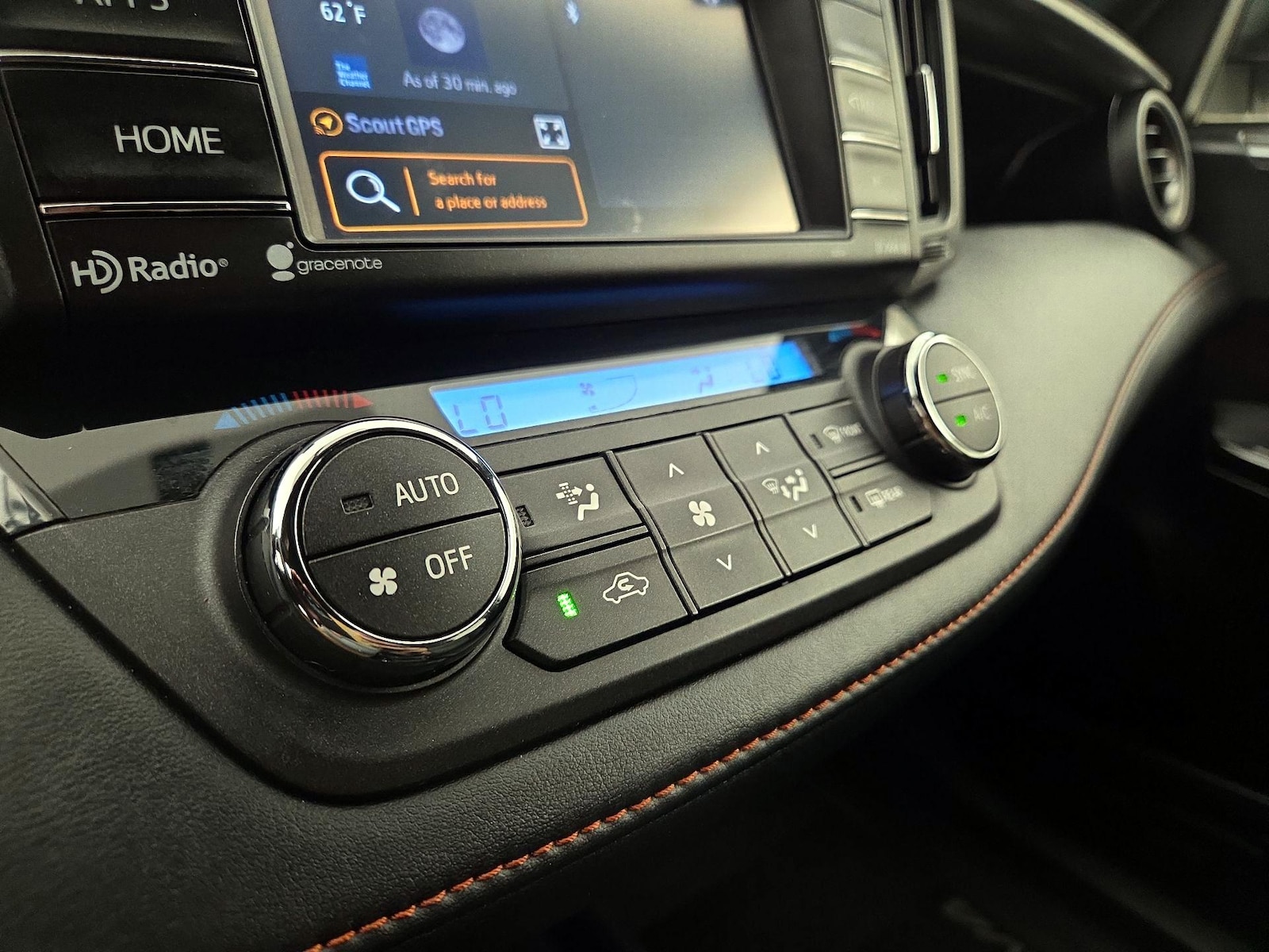 2016 Toyota RAV4 SE - Photo 17