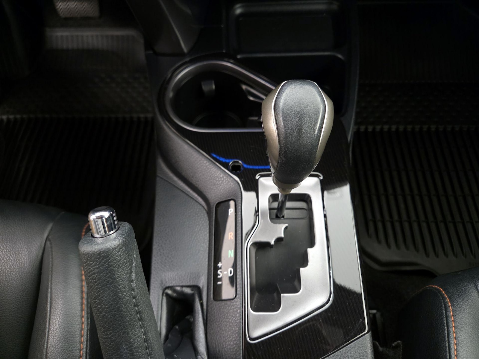 2016 Toyota RAV4 SE - Photo 18