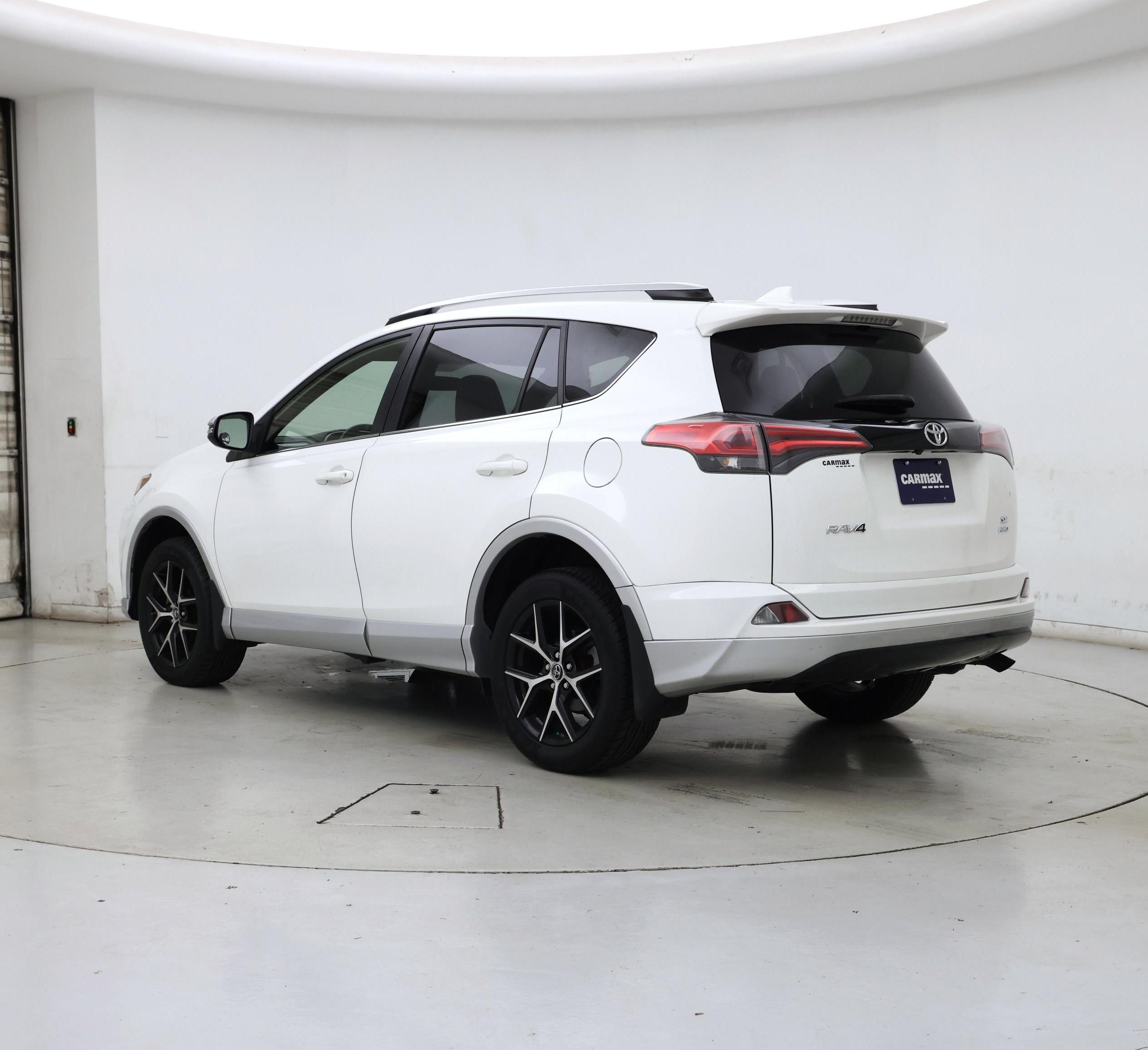 Thumbnail: 2016 Toyota RAV4 - 2