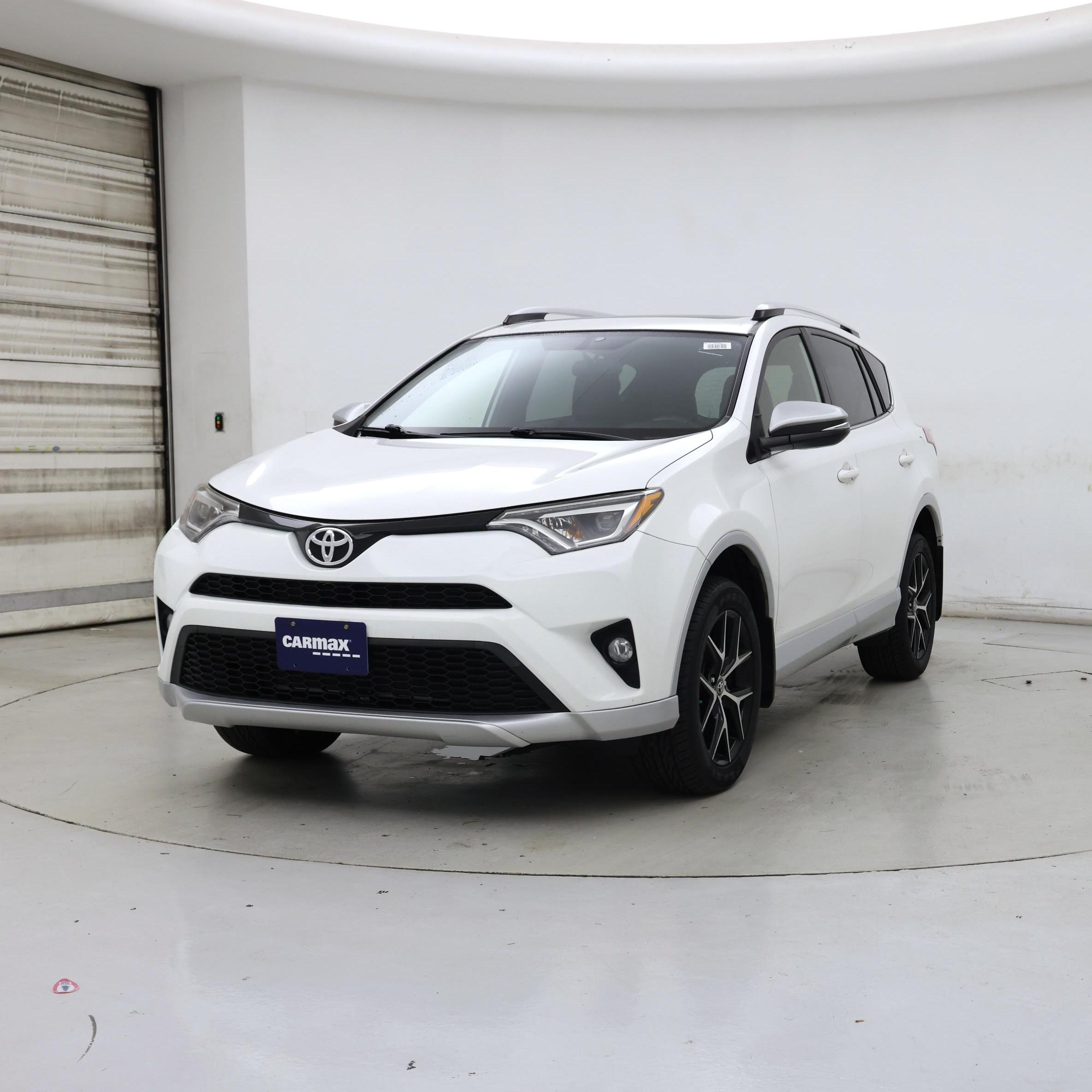 Thumbnail: 2016 Toyota RAV4 - 4