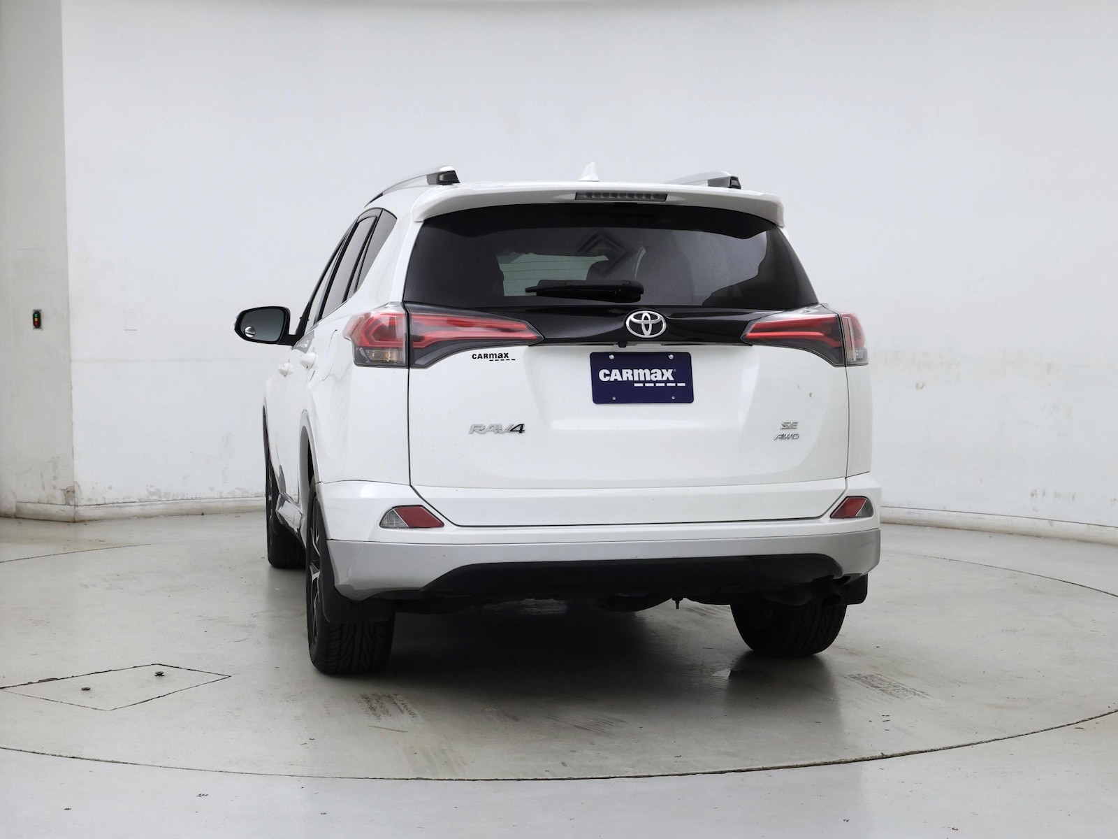 2016 Toyota RAV4 SE - Photo 7