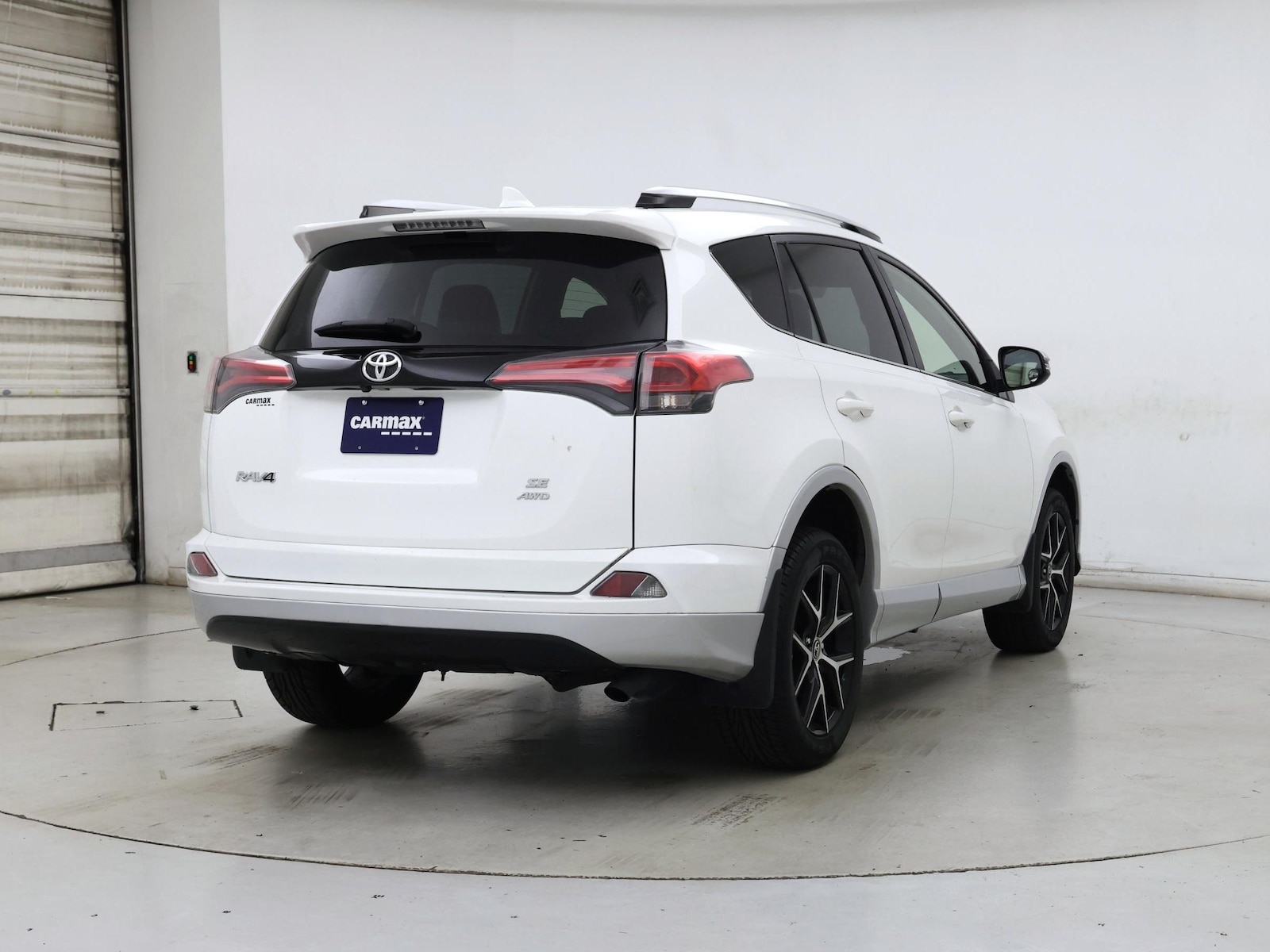 2016 Toyota RAV4 SE - Photo 9