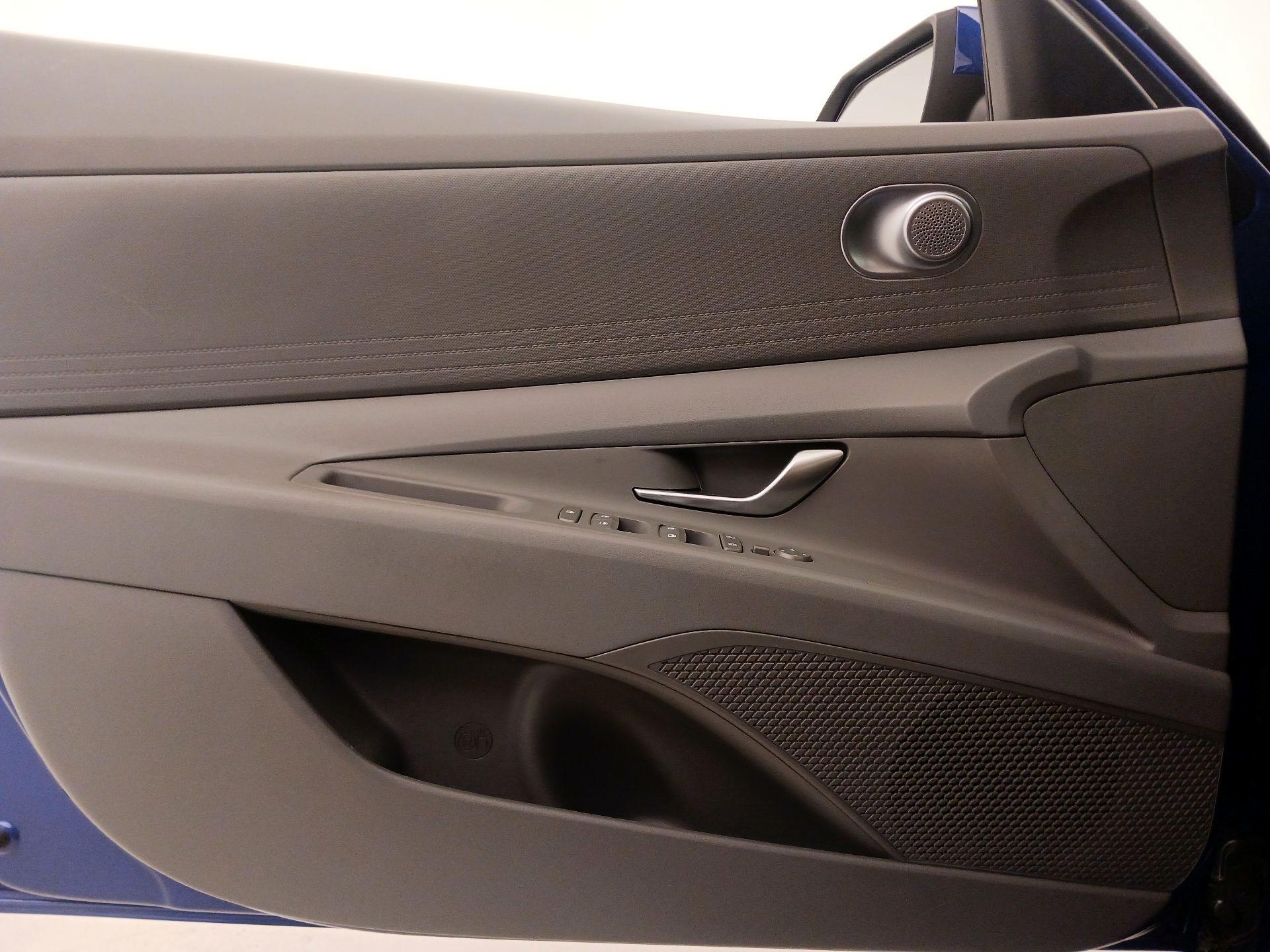 Thumbnail: 2025 Hyundai Elantra - 12