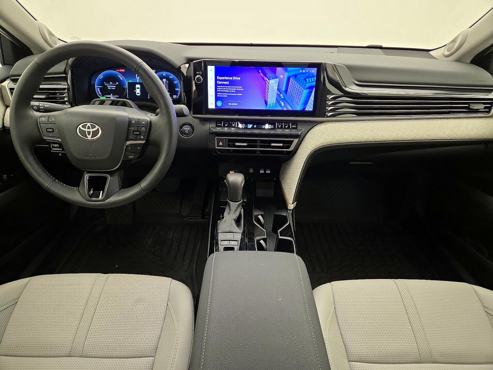 2025 Toyota Camry XLE - Photo 10