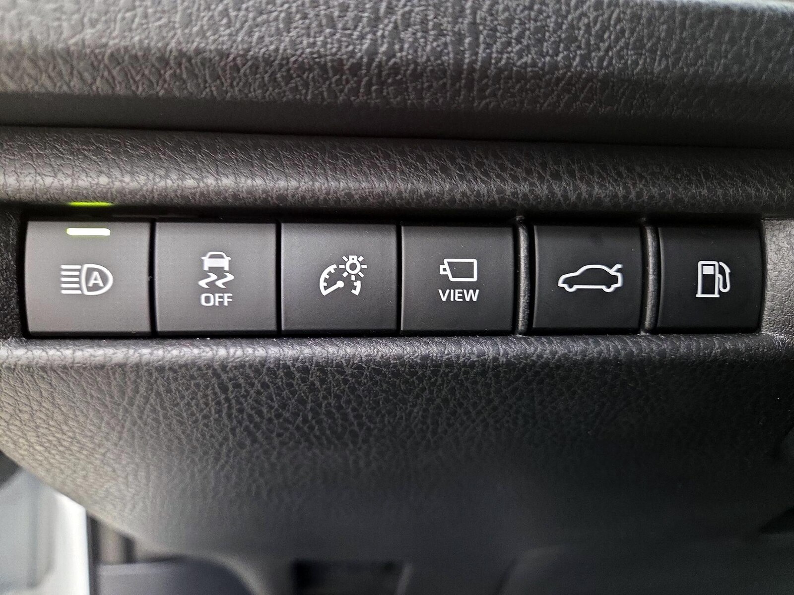 2025 Toyota Camry XLE - Photo 14
