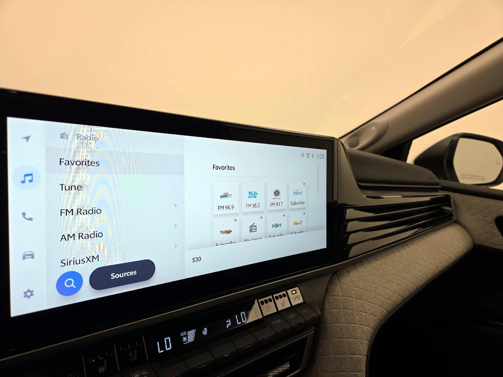2025 Toyota Camry XLE - Photo 16