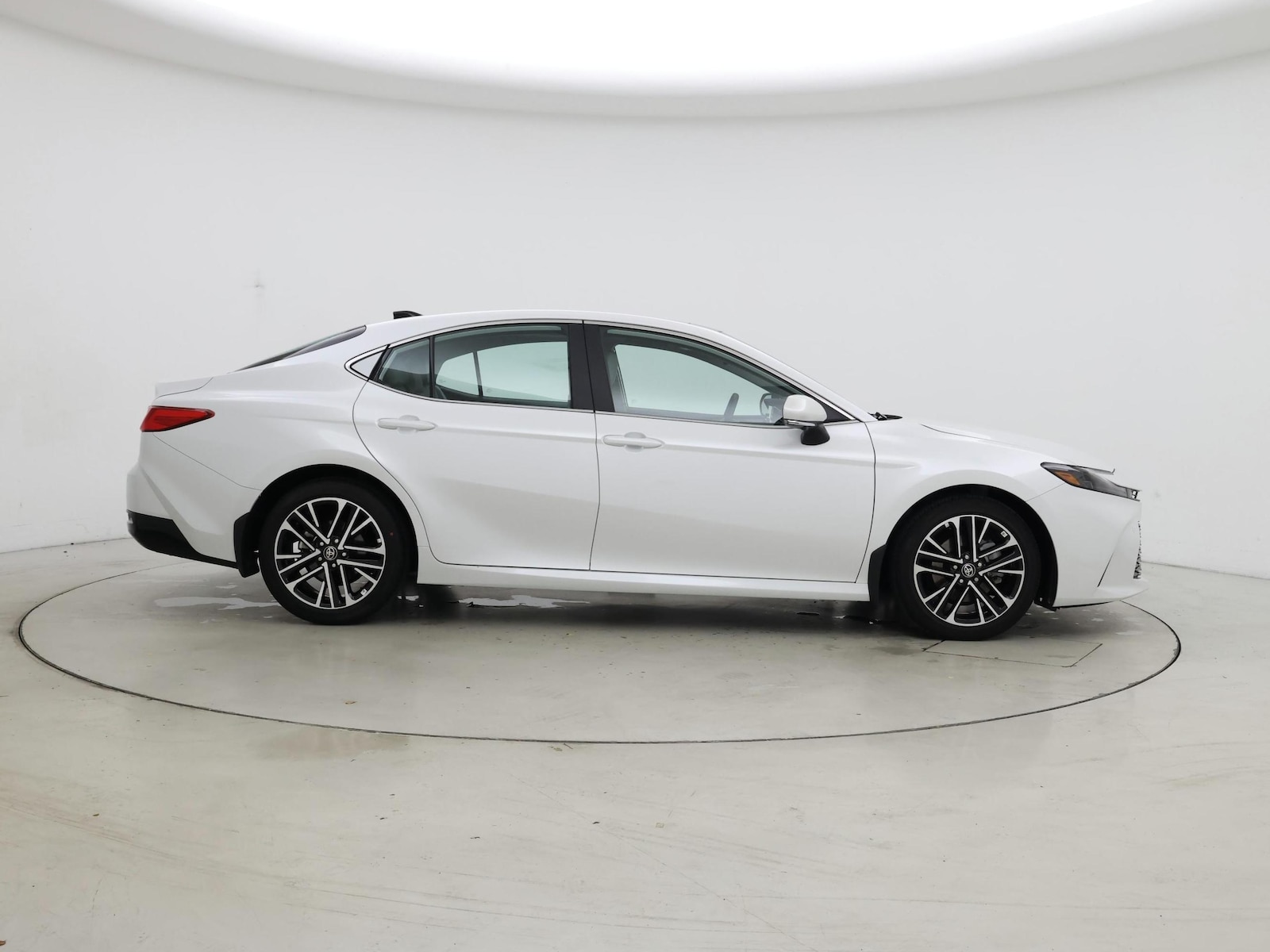 2025 Toyota Camry XLE - Photo 8