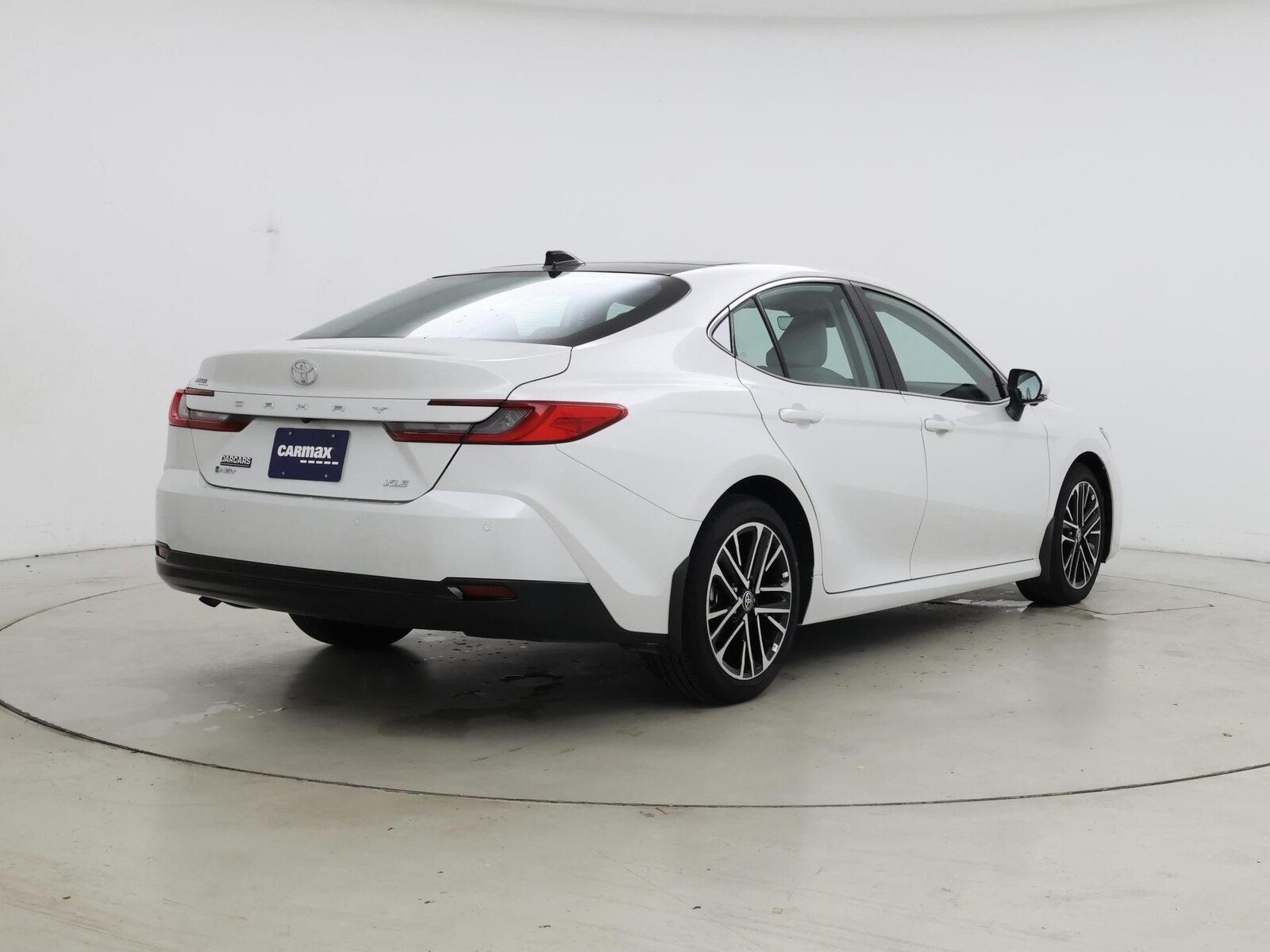 2025 Toyota Camry XLE - Photo 9