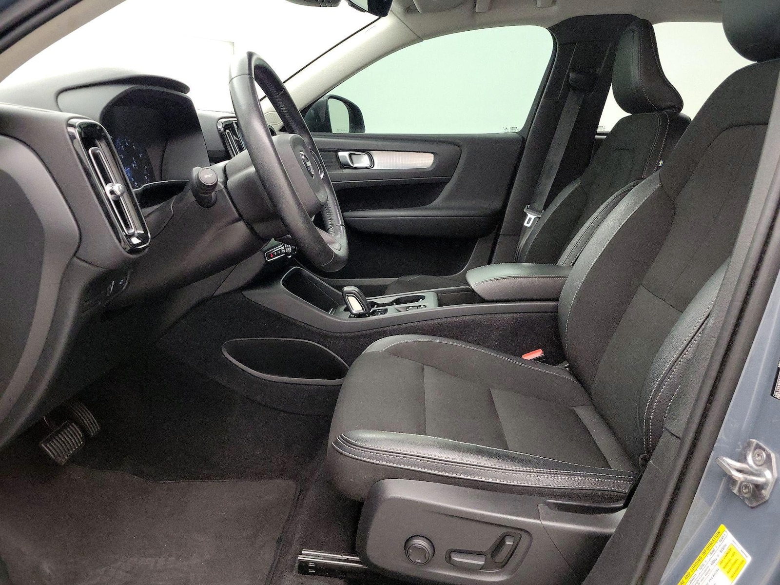 2020 Volvo XC40 Momentum - Photo 12
