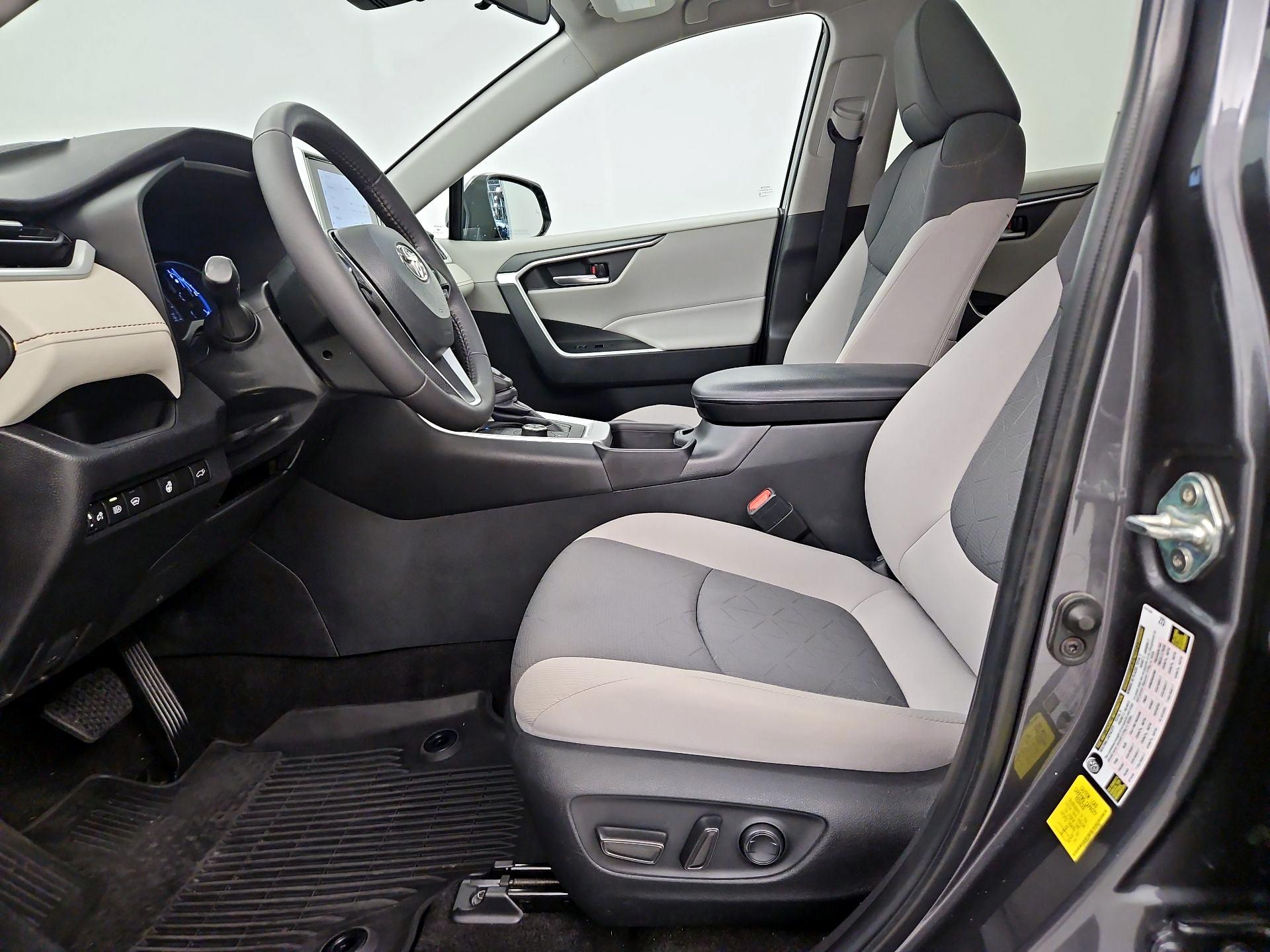 Thumbnail: 2024 Toyota RAV4 - 11