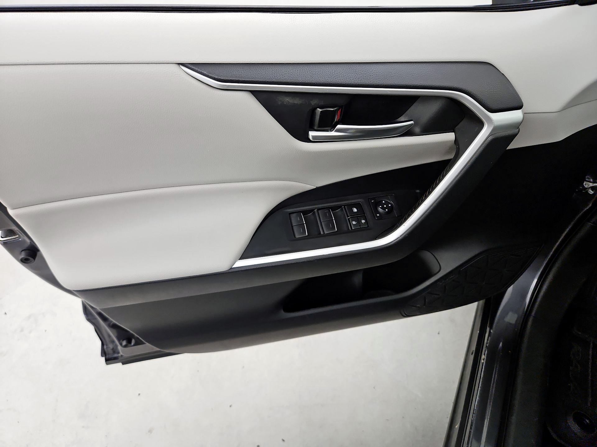 Thumbnail: 2024 Toyota RAV4 - 12
