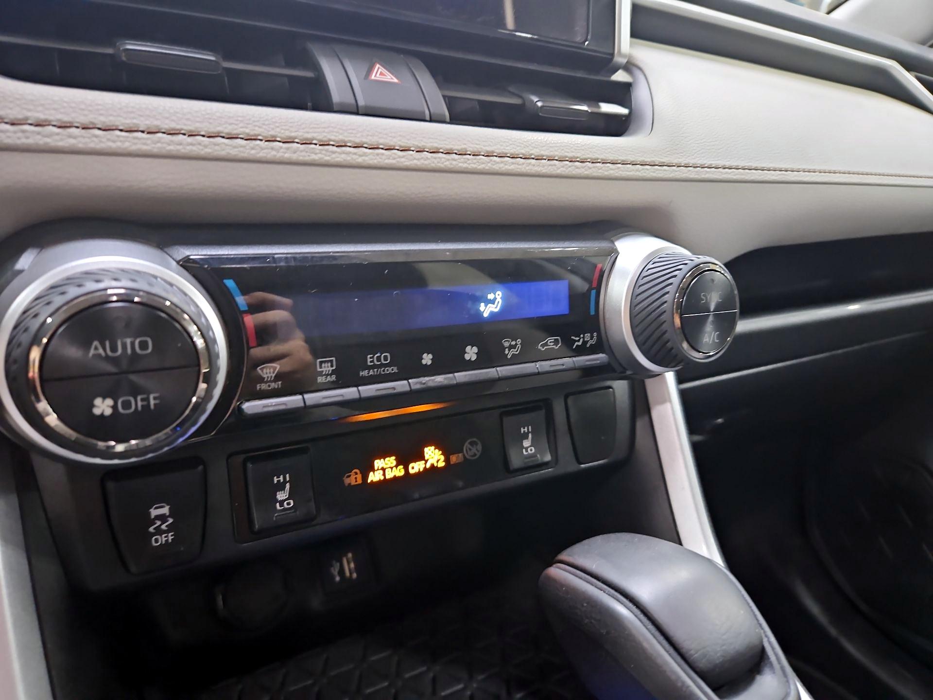 Thumbnail: 2024 Toyota RAV4 - 16