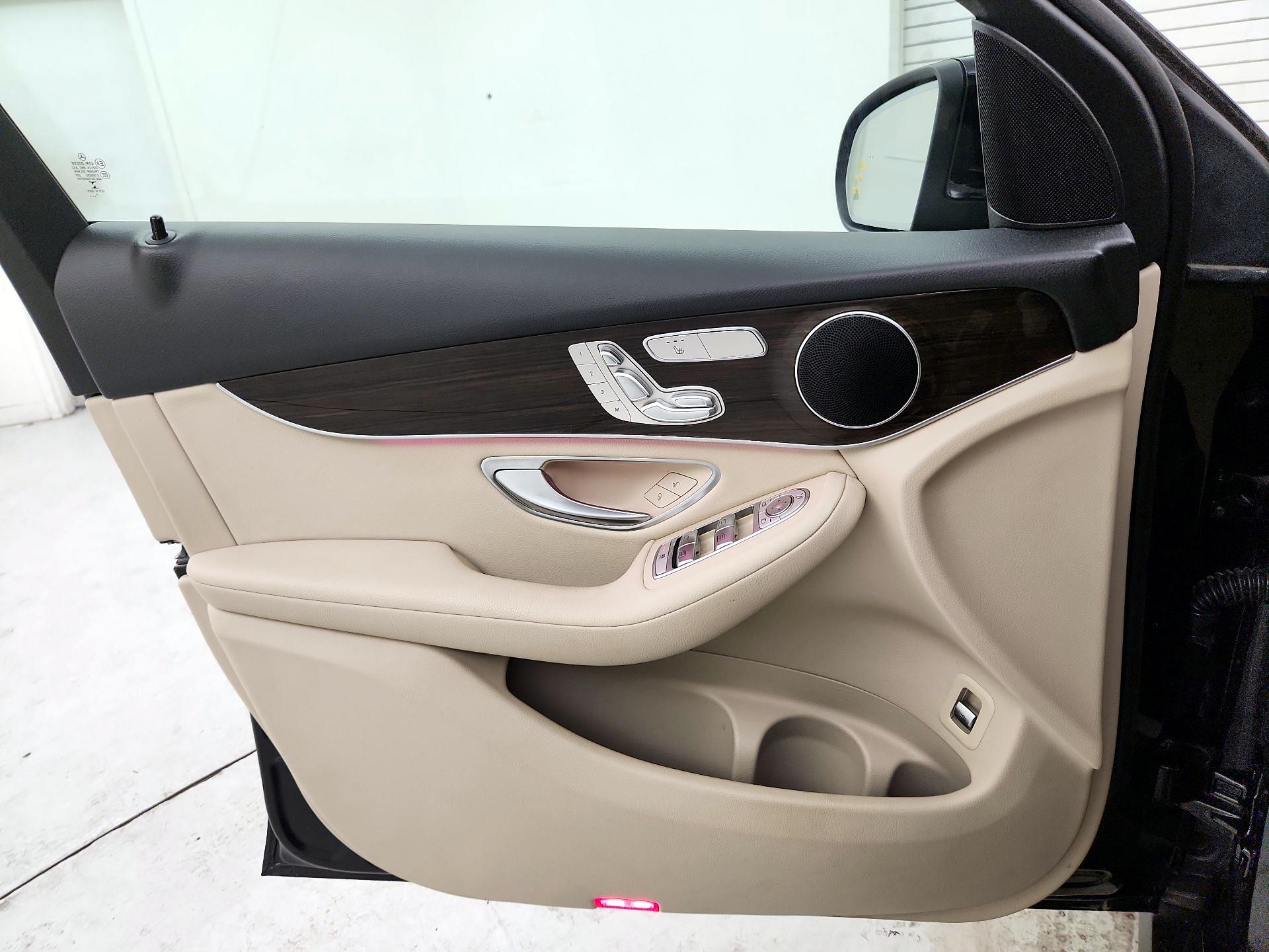 Thumbnail: 2020 Mercedes-Benz GLC - 12