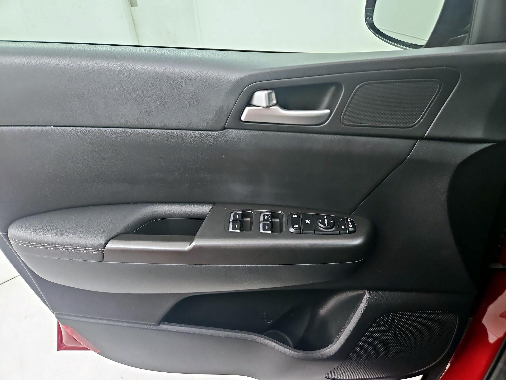 Thumbnail: 2021 Kia Sportage - 12