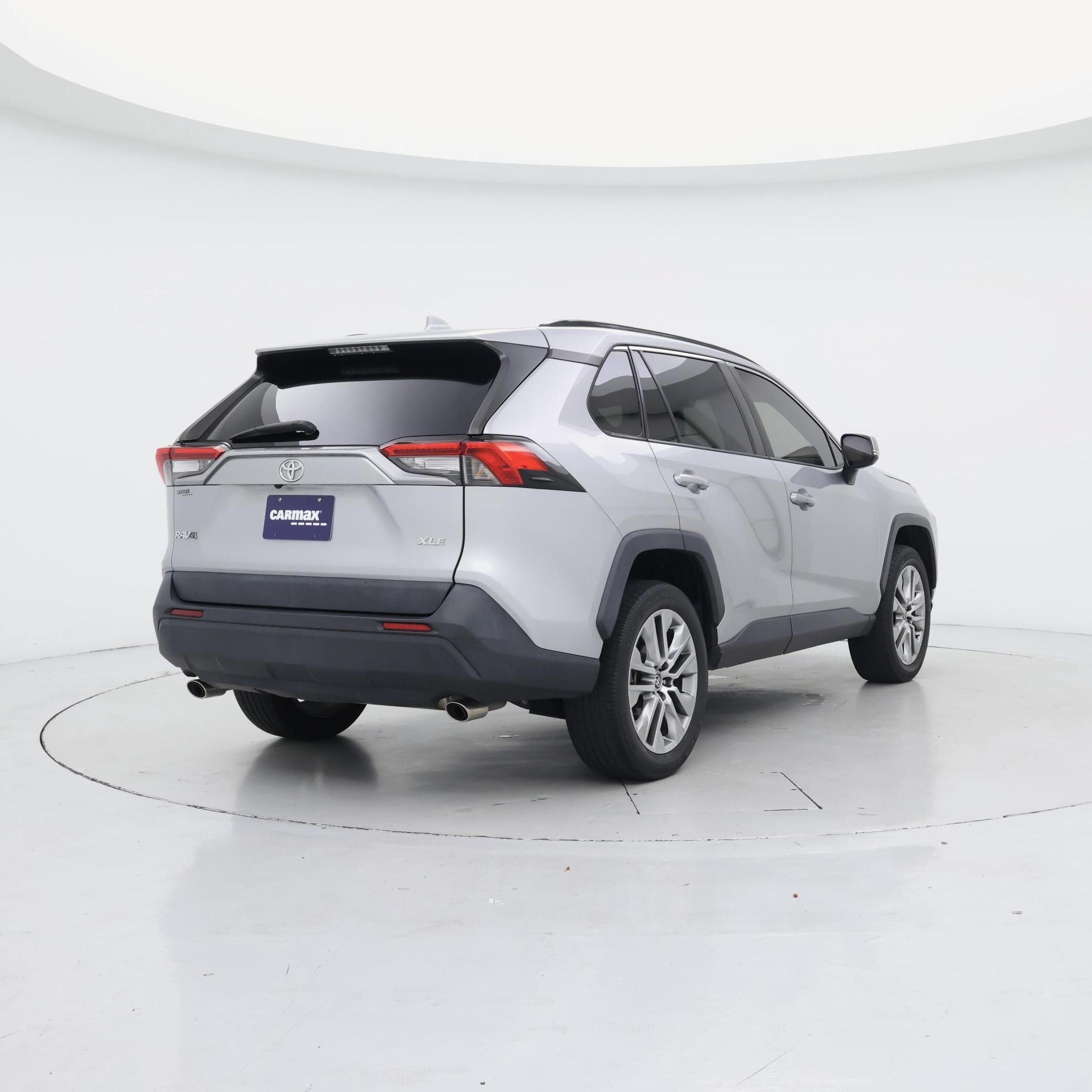 Thumbnail: 2022 Toyota RAV4 - 8