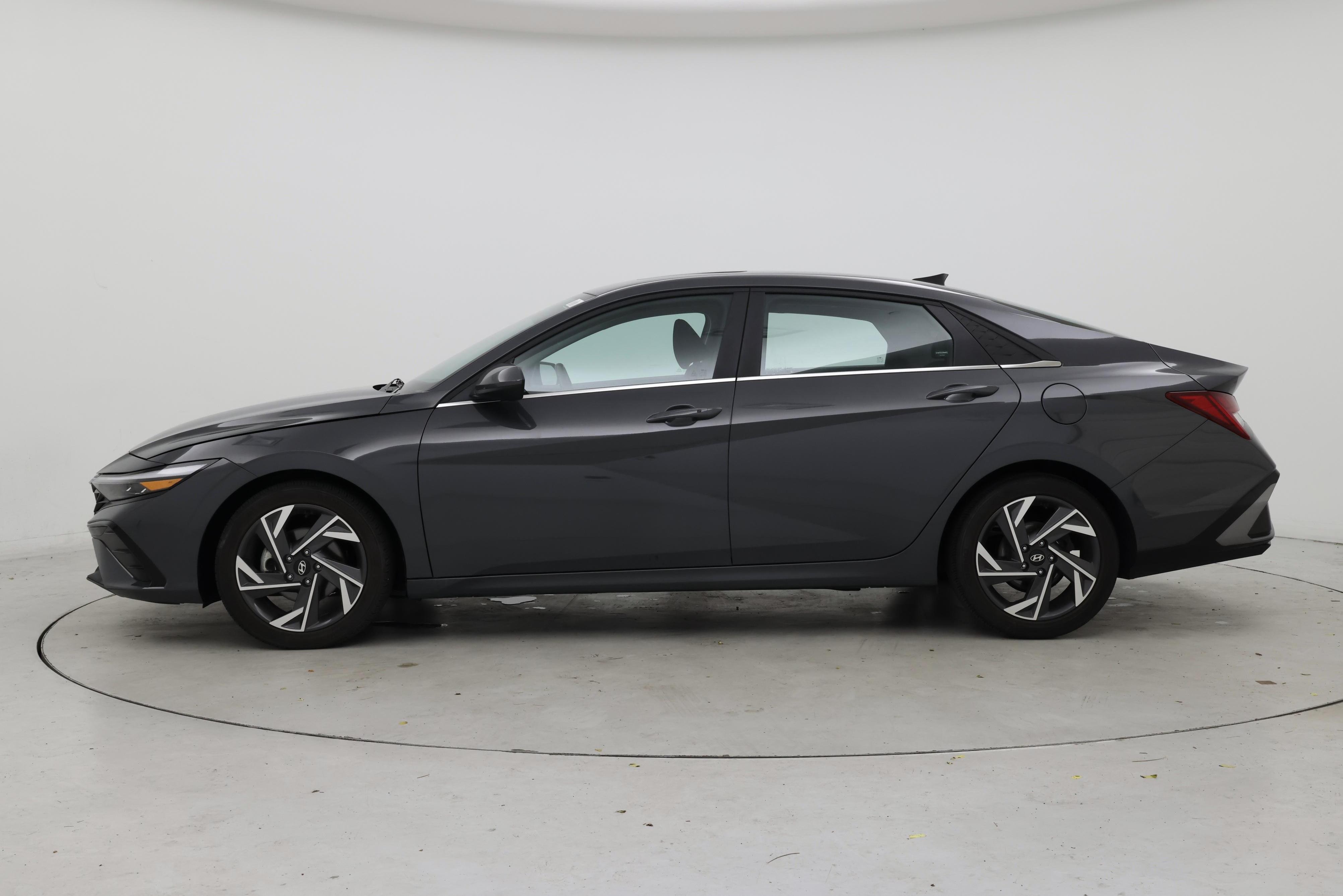 Thumbnail: 2024 Hyundai Elantra - 3
