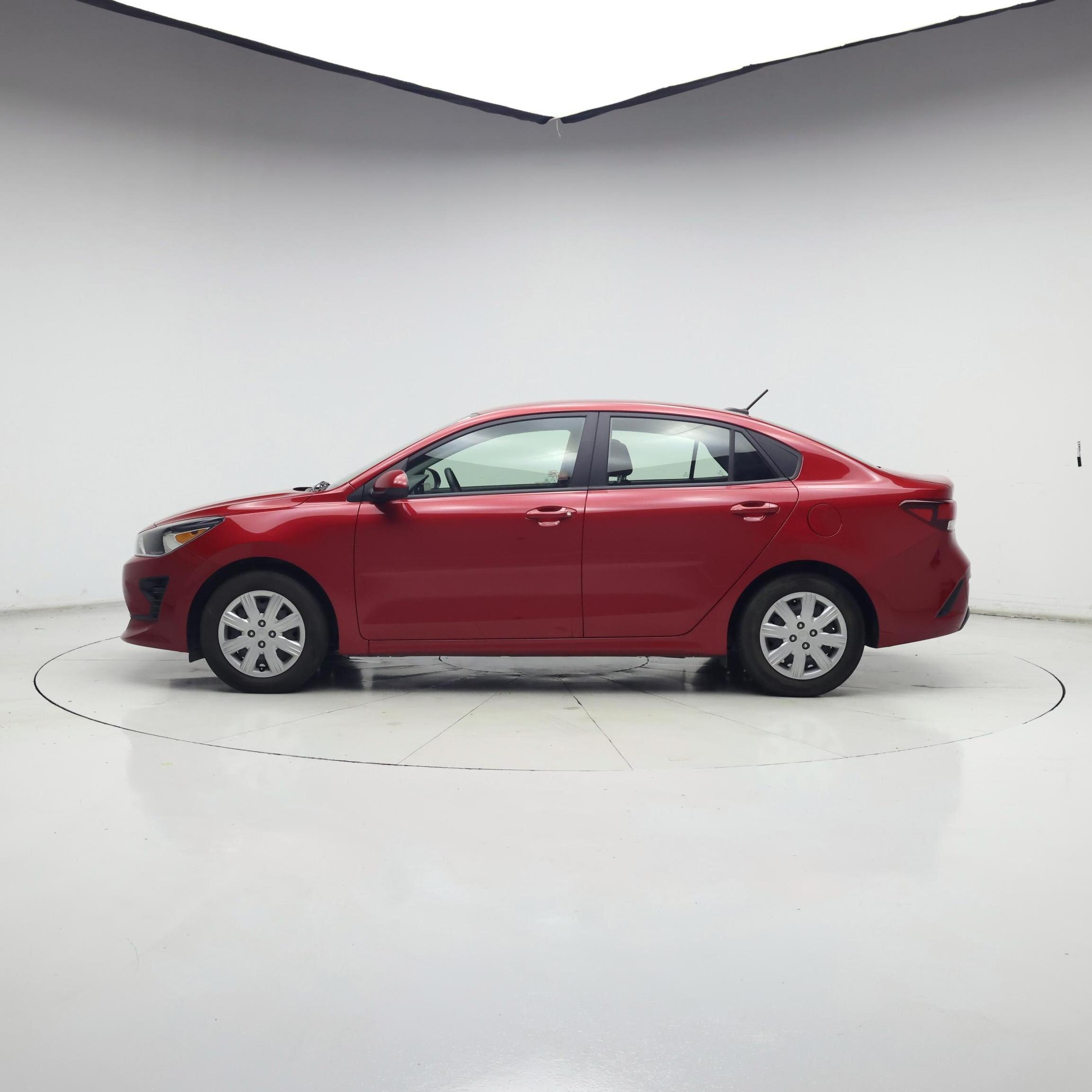 Thumbnail: 2021 Kia Rio - 3