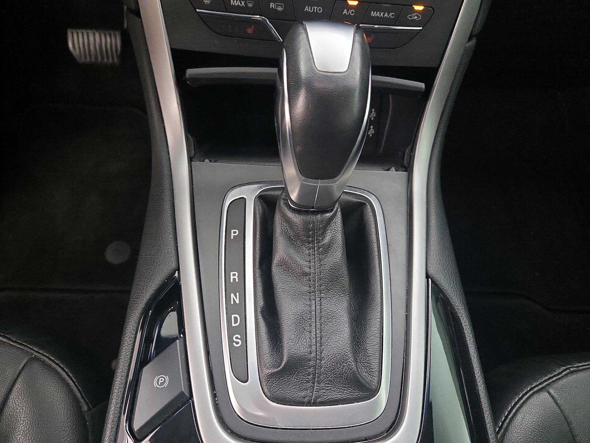 Thumbnail: 2016 Ford Edge - 18