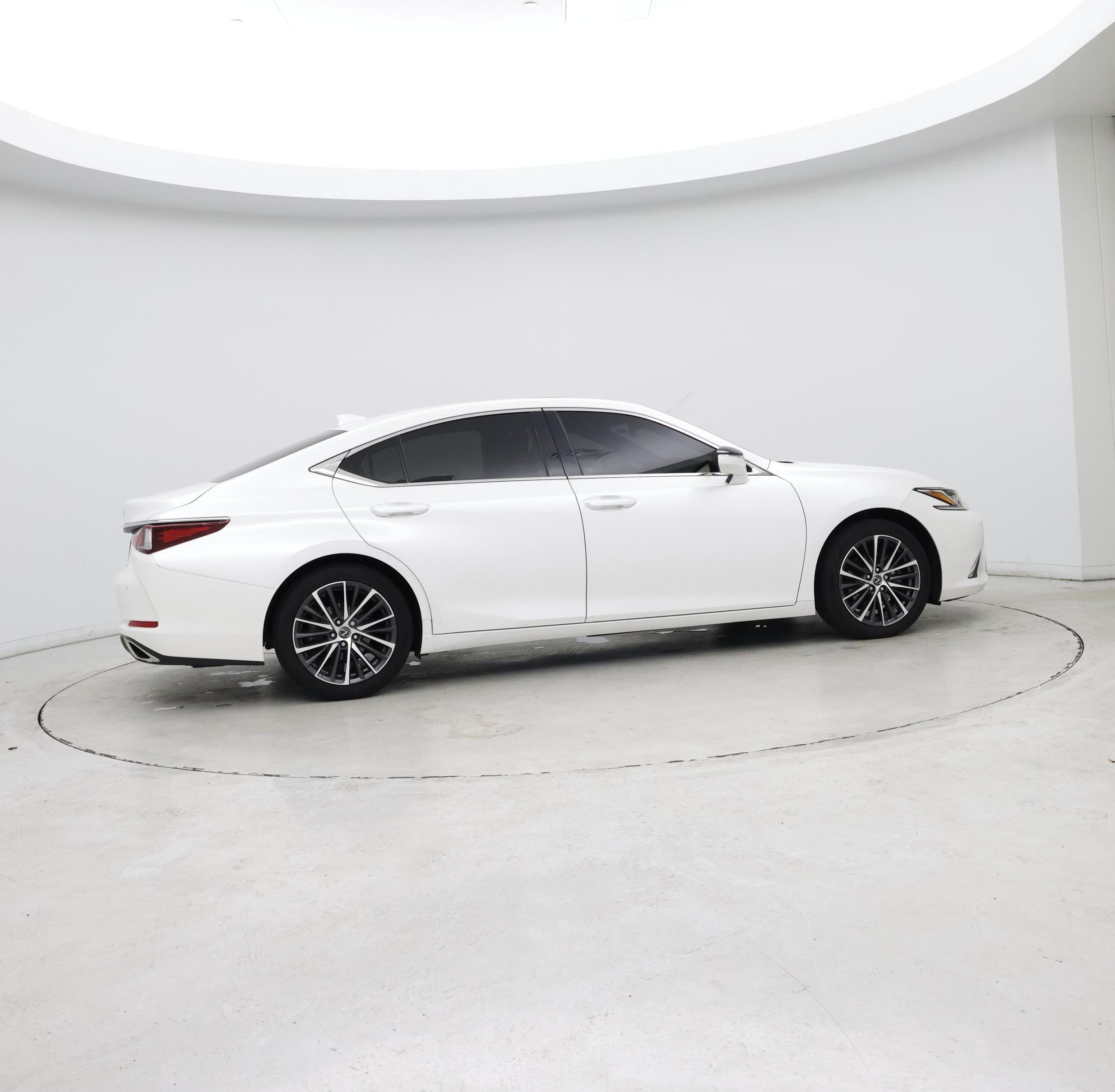 Thumbnail: 2022 Lexus ES - 8