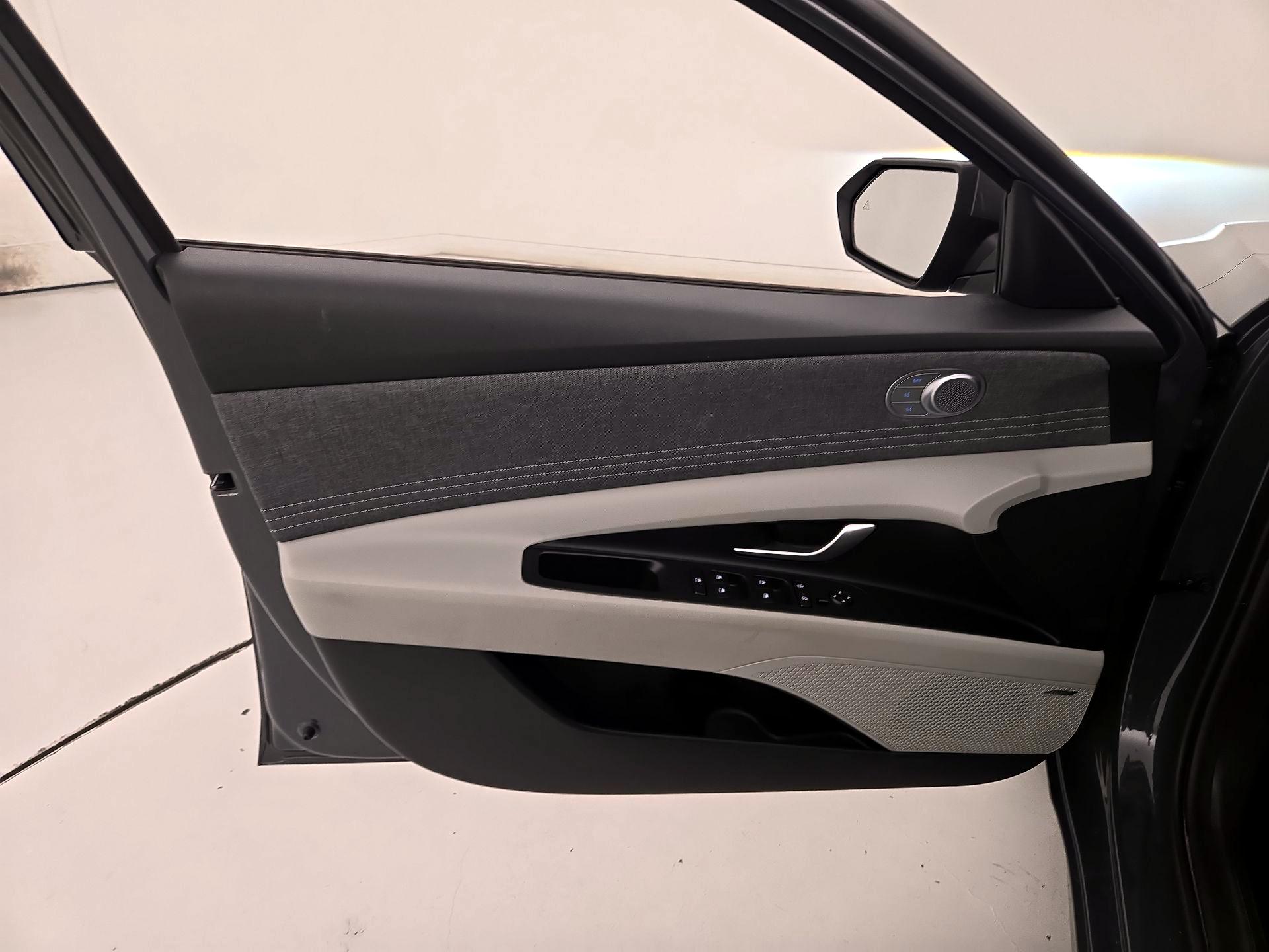 Thumbnail: 2023 Hyundai Elantra - 12