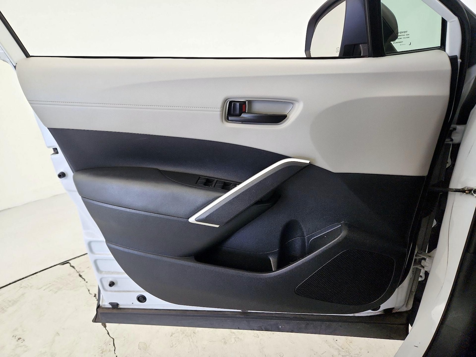 2022 Toyota Corolla Cross L - Photo 13