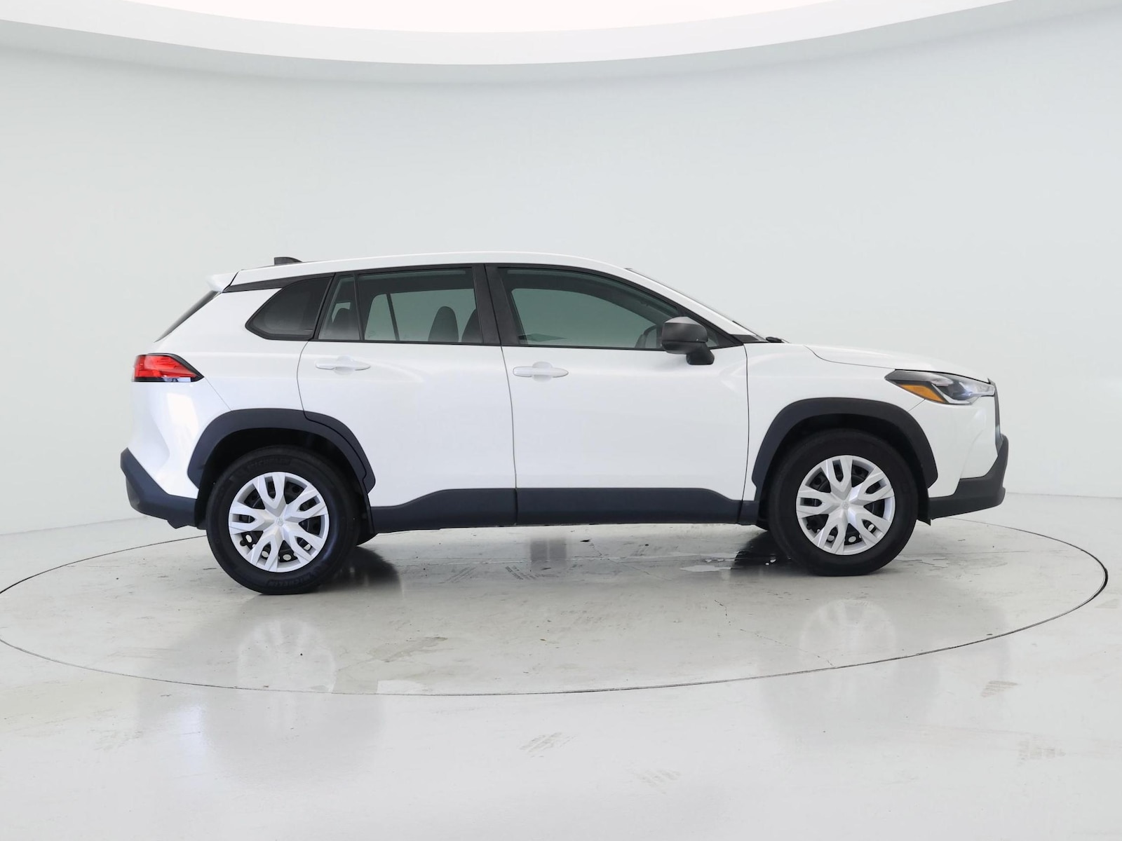 2022 Toyota Corolla Cross L - Photo 8
