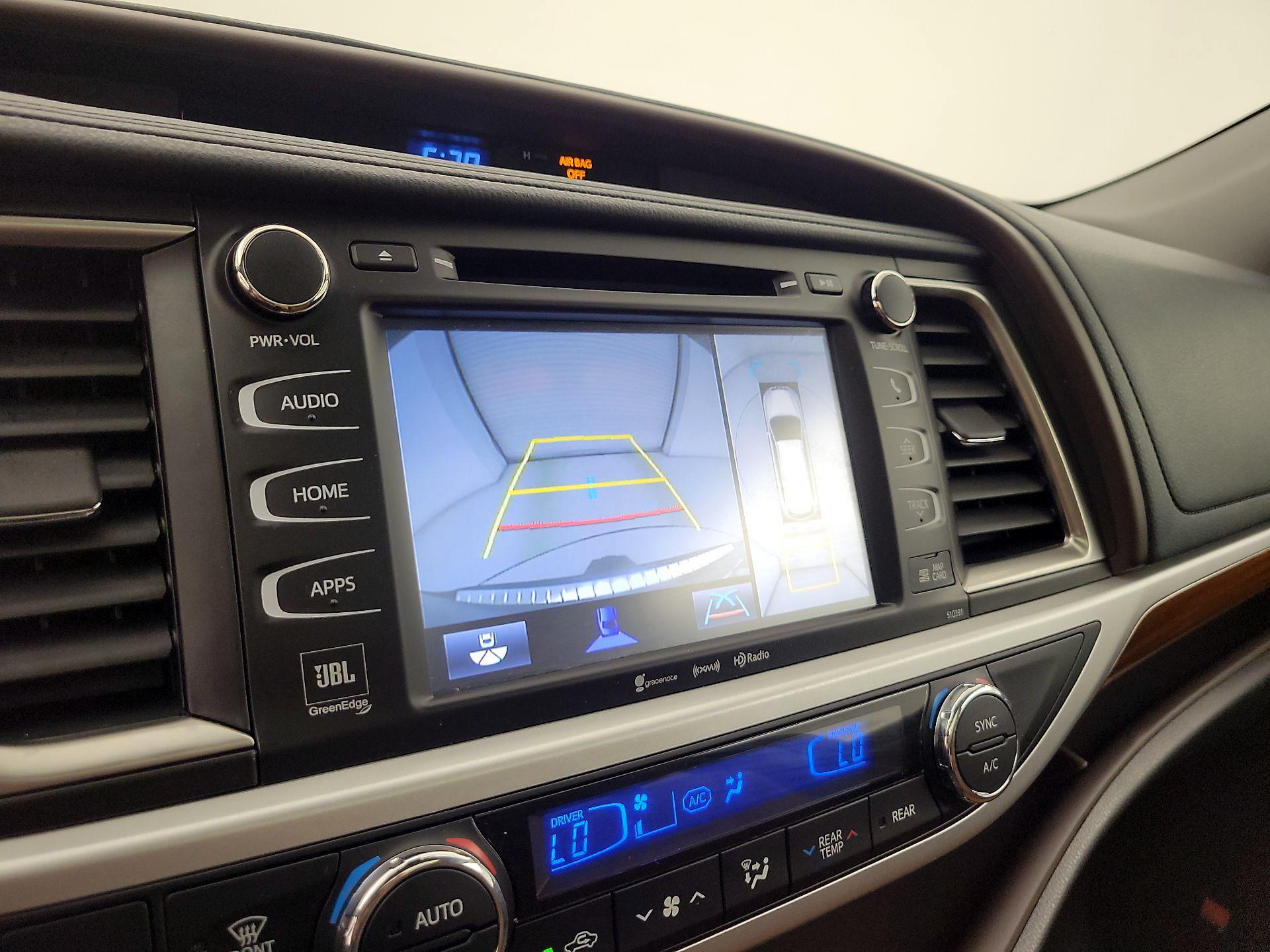Thumbnail: 2019 Toyota Highlander - 15