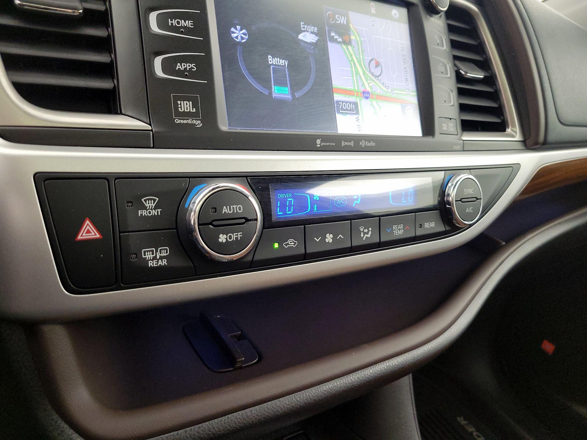 Thumbnail: 2019 Toyota Highlander - 17